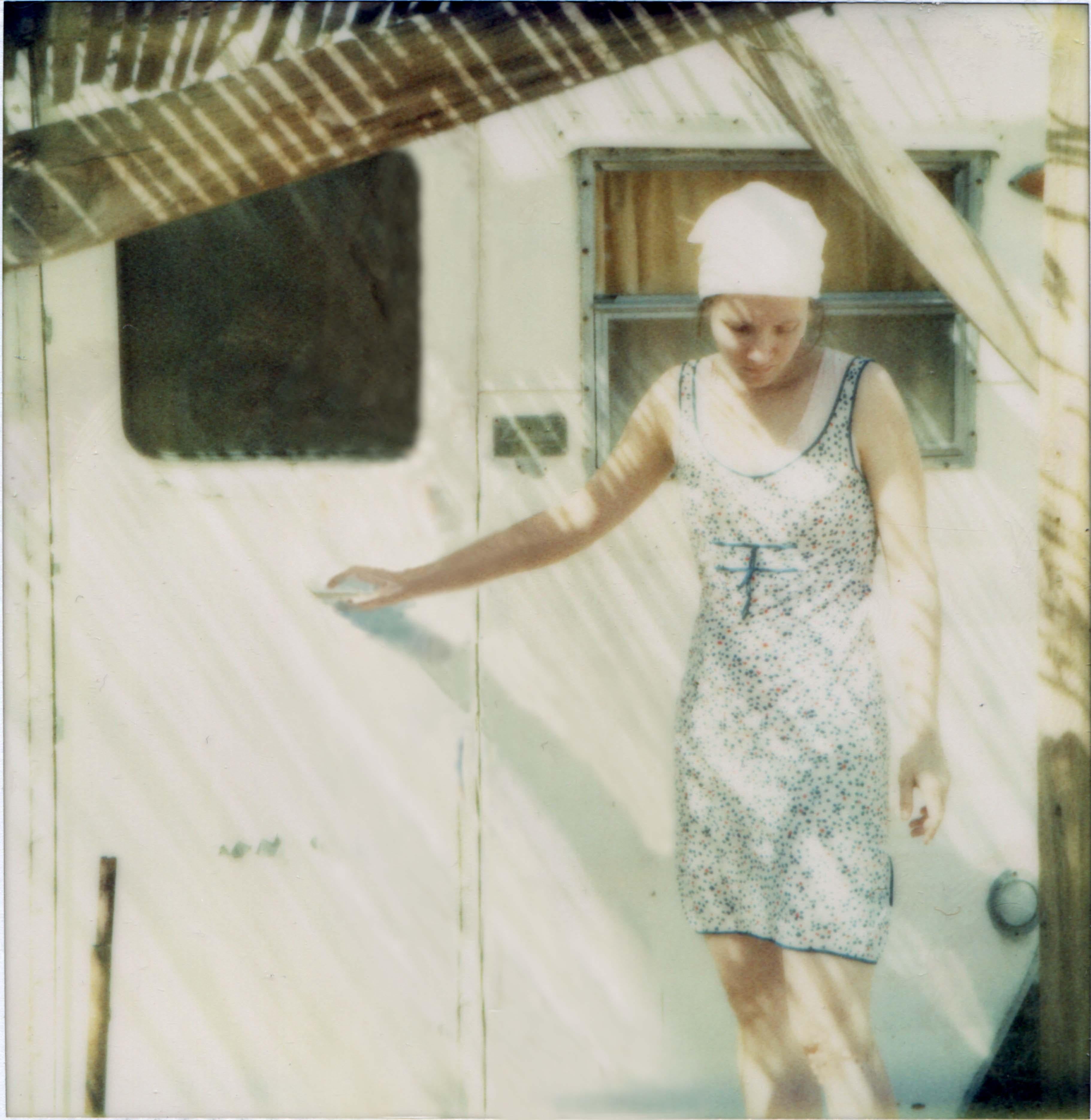 Stefanie Schneider Color Photograph – No more goodbyes (Fresser als Paradies) – 21. Jahrhundert, Polaroid, Farbe