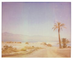 North Shore Mirage (California Badlands) - Contemporain, 21e siècle, Polaroïd