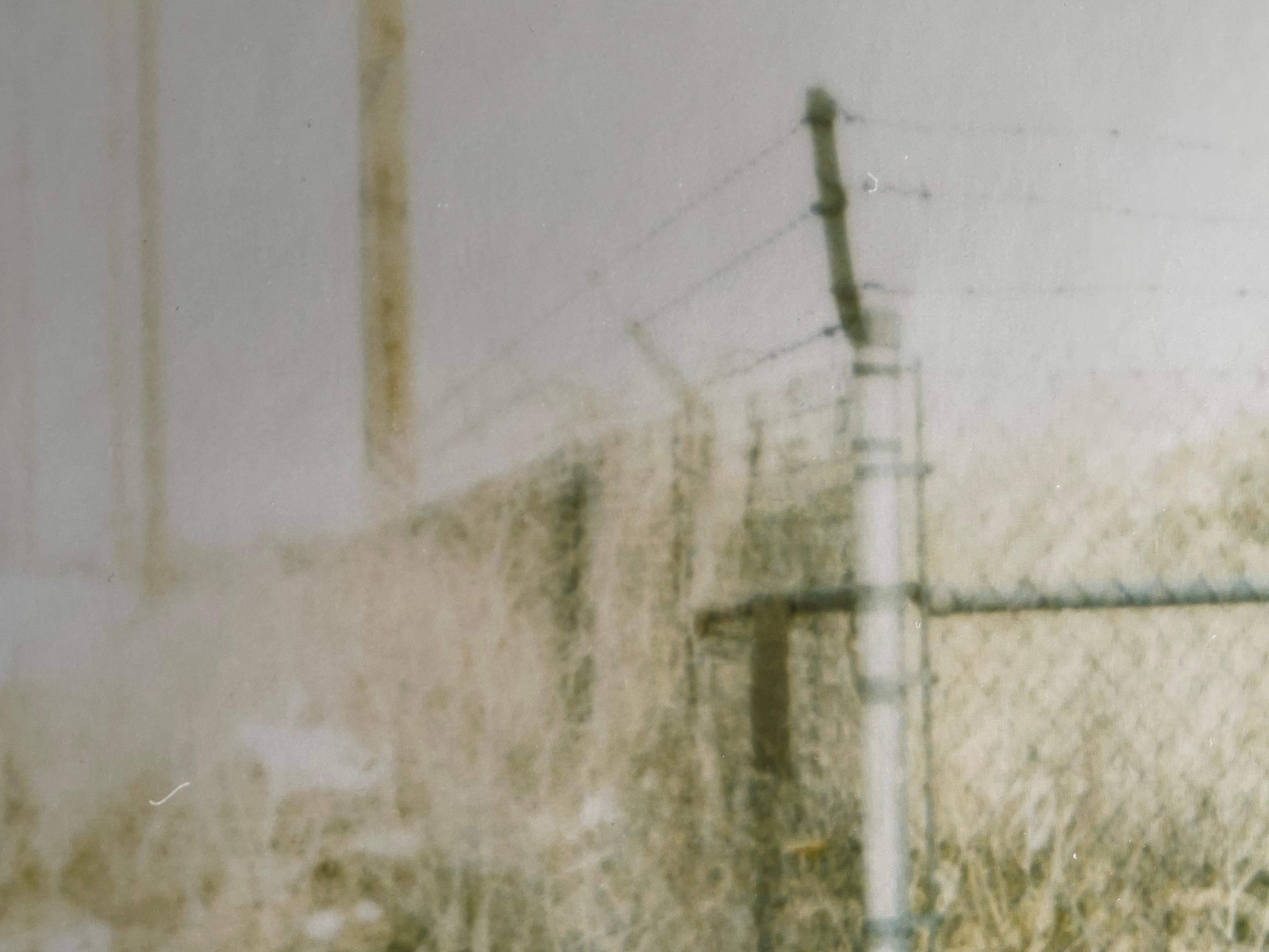 Not a Through Street (Drive to the Desert) – analoger Handdruck (Zeitgenössisch), Photograph, von Stefanie Schneider