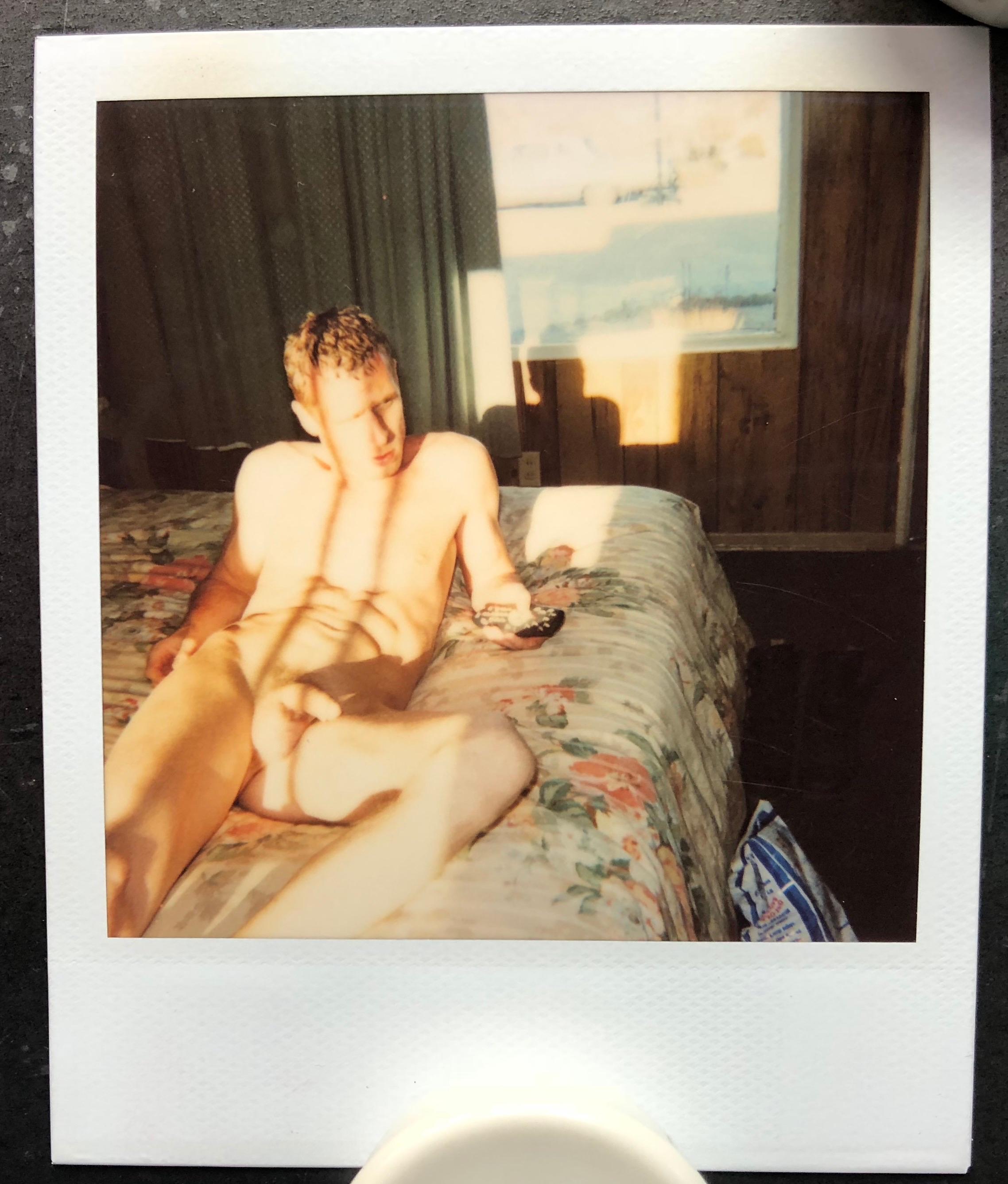 Stefanie Schneider Nude Photograph – Nude - Original Polaroid Einzigartiges Stück