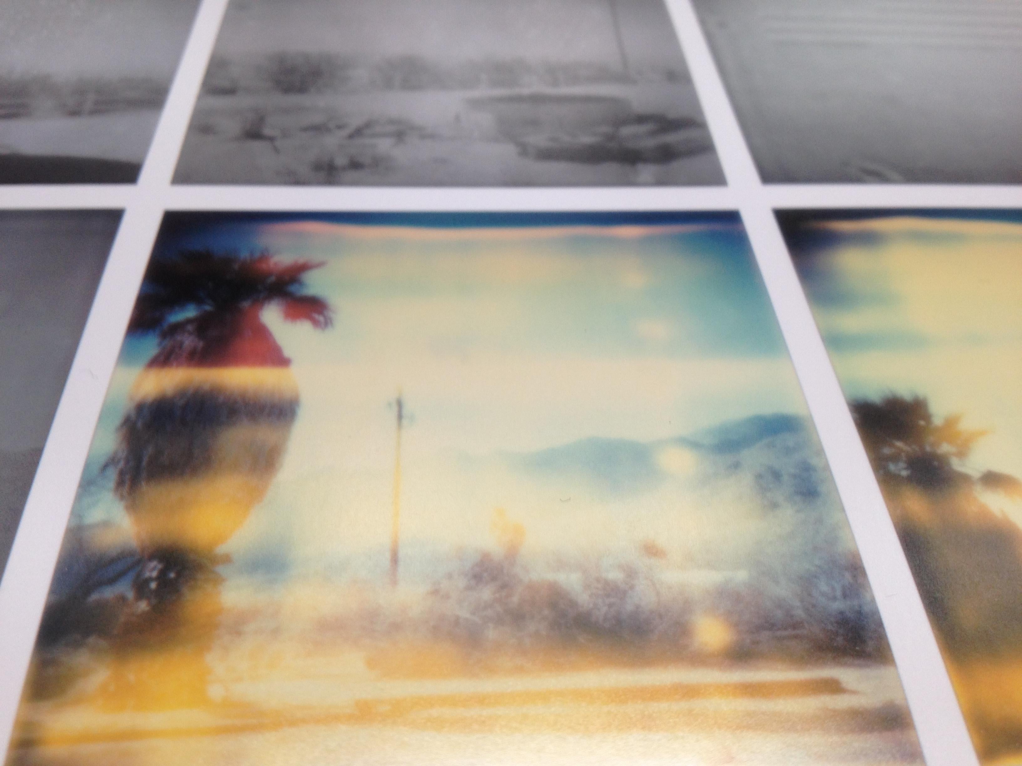 Oasis - Sidewinder, 30x30cm digital C-Print - Contemporary Photograph by Stefanie Schneider