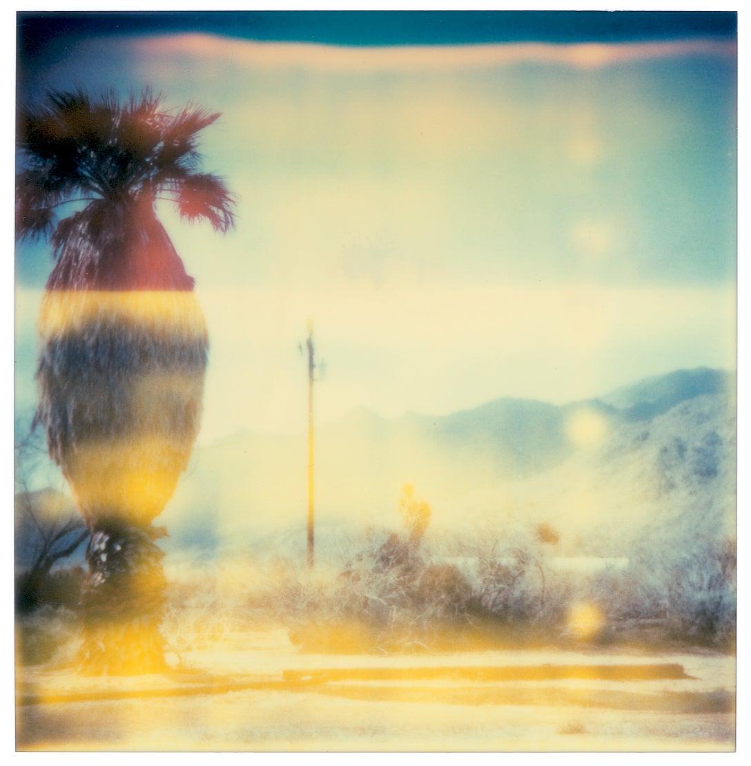 Oasis (Sidewinder) – Landschaft, Schwarz-Weiß, zeitgenössisch, Polaroid im Angebot 11