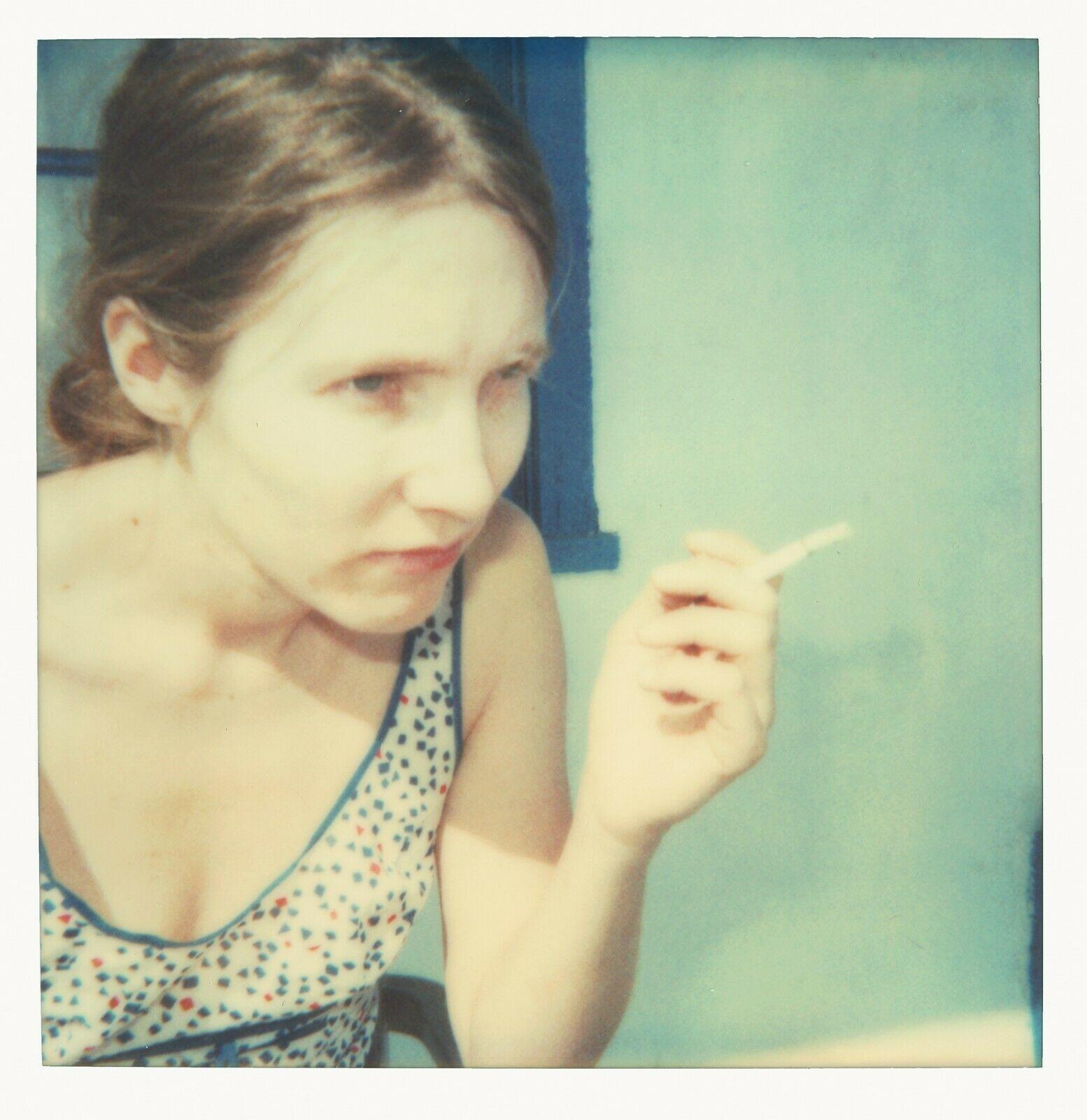 Officer's Wives Club – Zeitgenössisch, 21. Jahrhundert, Polaroid, figurativ (Beige), Figurative Photograph, von Stefanie Schneider