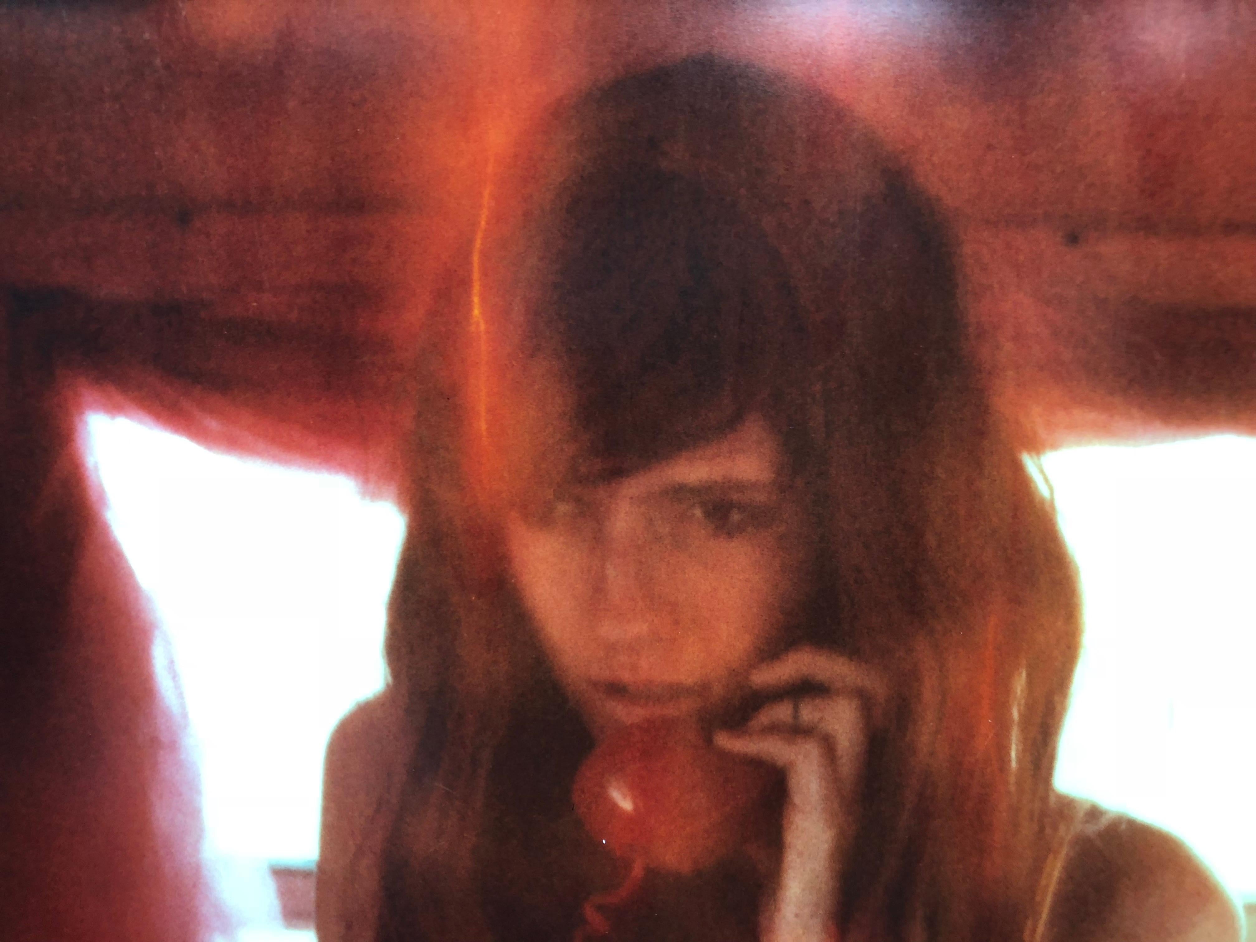 On Hold - The Girl behind the White Picket Fence im Angebot 1
