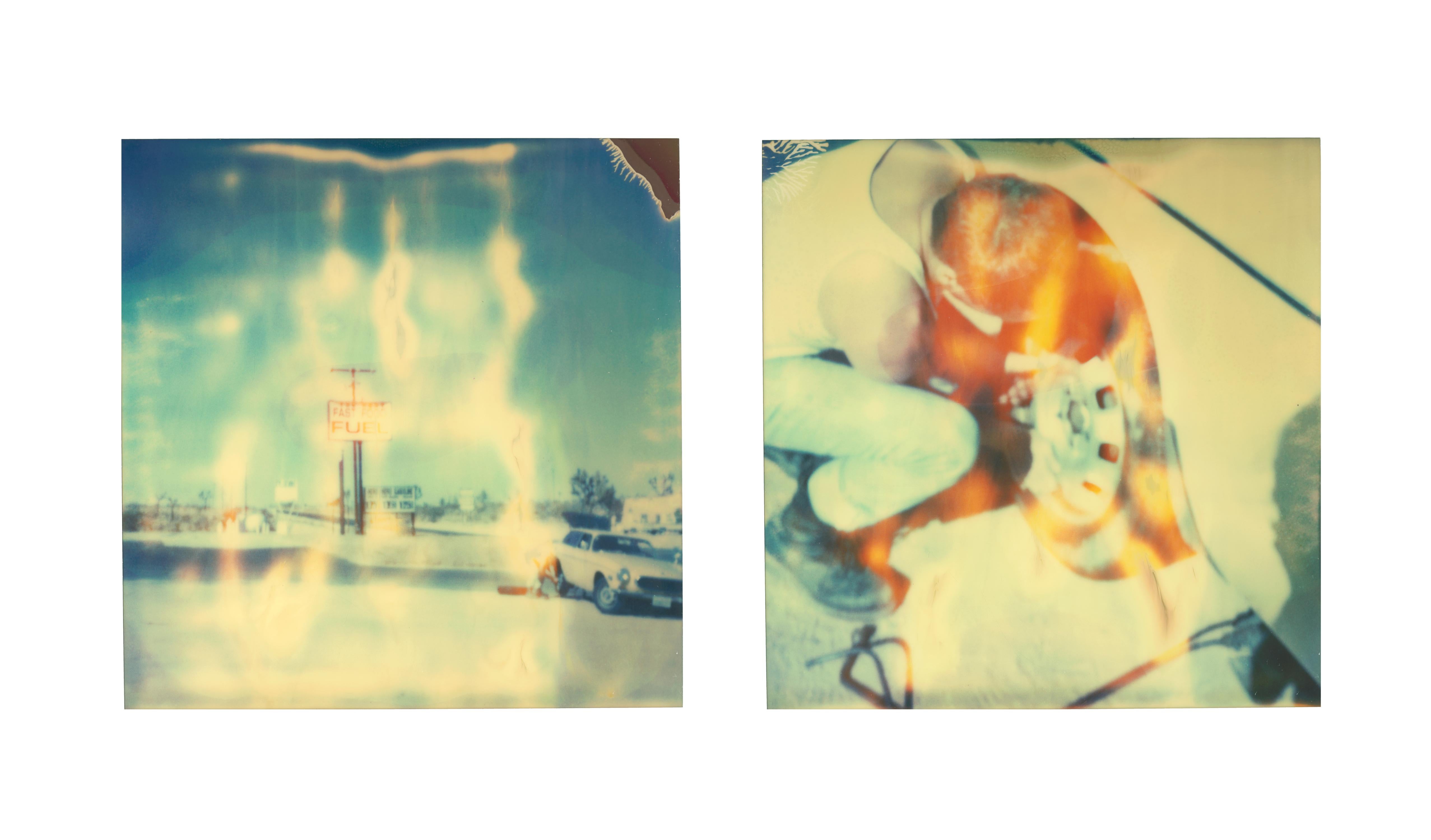 Sur la route (The Last Picture Show) - 21e siècle, Polaroïd, Couleur - Beige Color Photograph par Stefanie Schneider