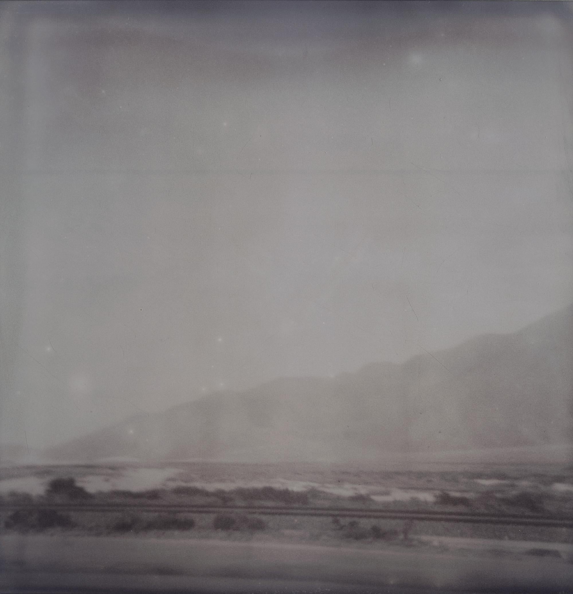 Other Desert Cities (Sidewinder) - 2005

160x175cm, Edition 1/5, 13 piece, 48x46cm each.
Analog C-Print, hand printed by the artist,  based on 13 Polaroids.
Signature label and Certificate.
Artist Inventory No. 3432A. 
Not mounted. 

2005 