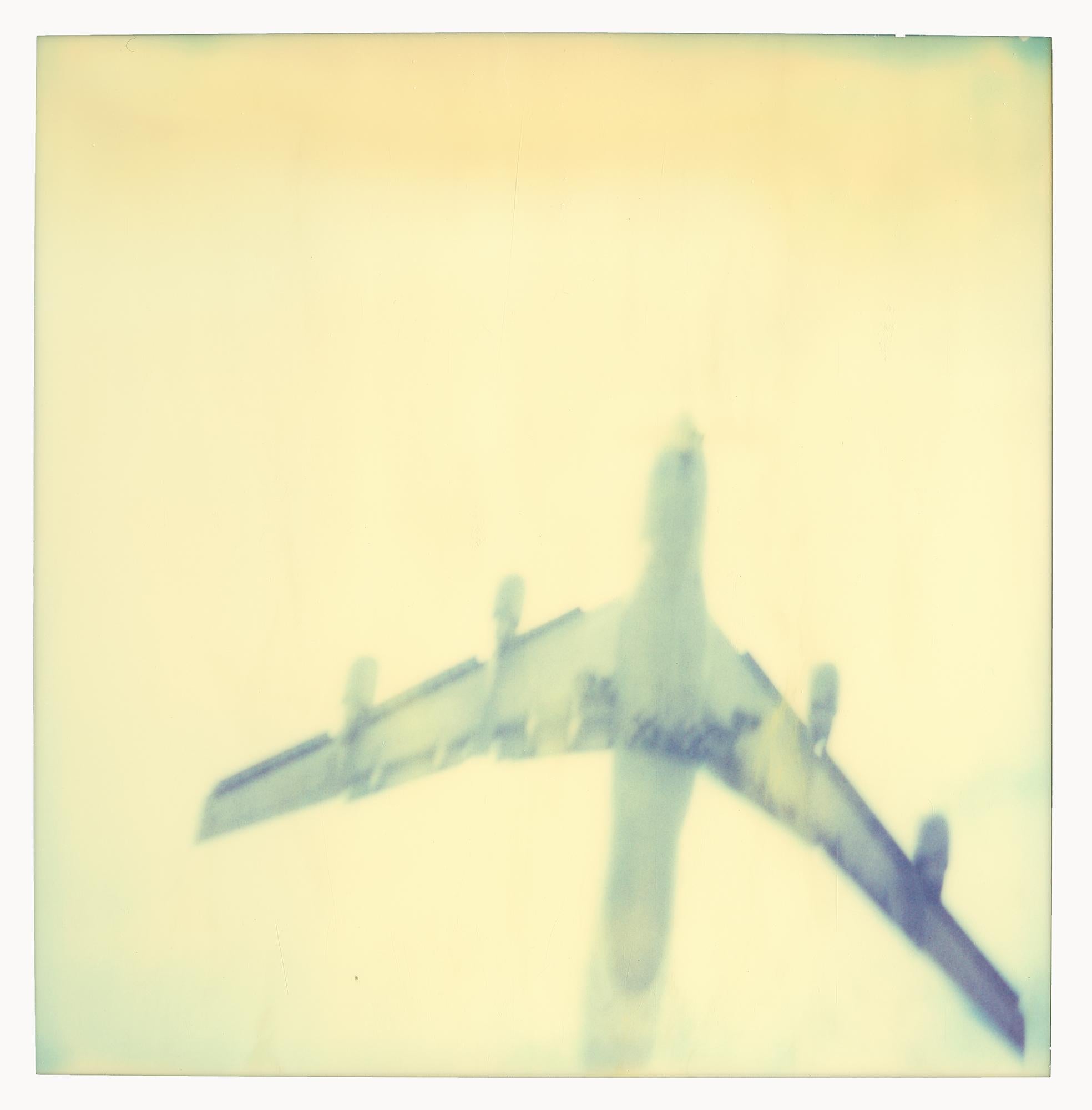 Planes (Stranger than Paradise) - 2001

57x56cm each plus 5 cm in between each print, 
installed 122x183cm, 
Edition of 10, 
6 analog C-Prints, hand-printed by the artist on Fuji Crystal Atchive, matte surface, based on 6 Polaroids, 
Signature label