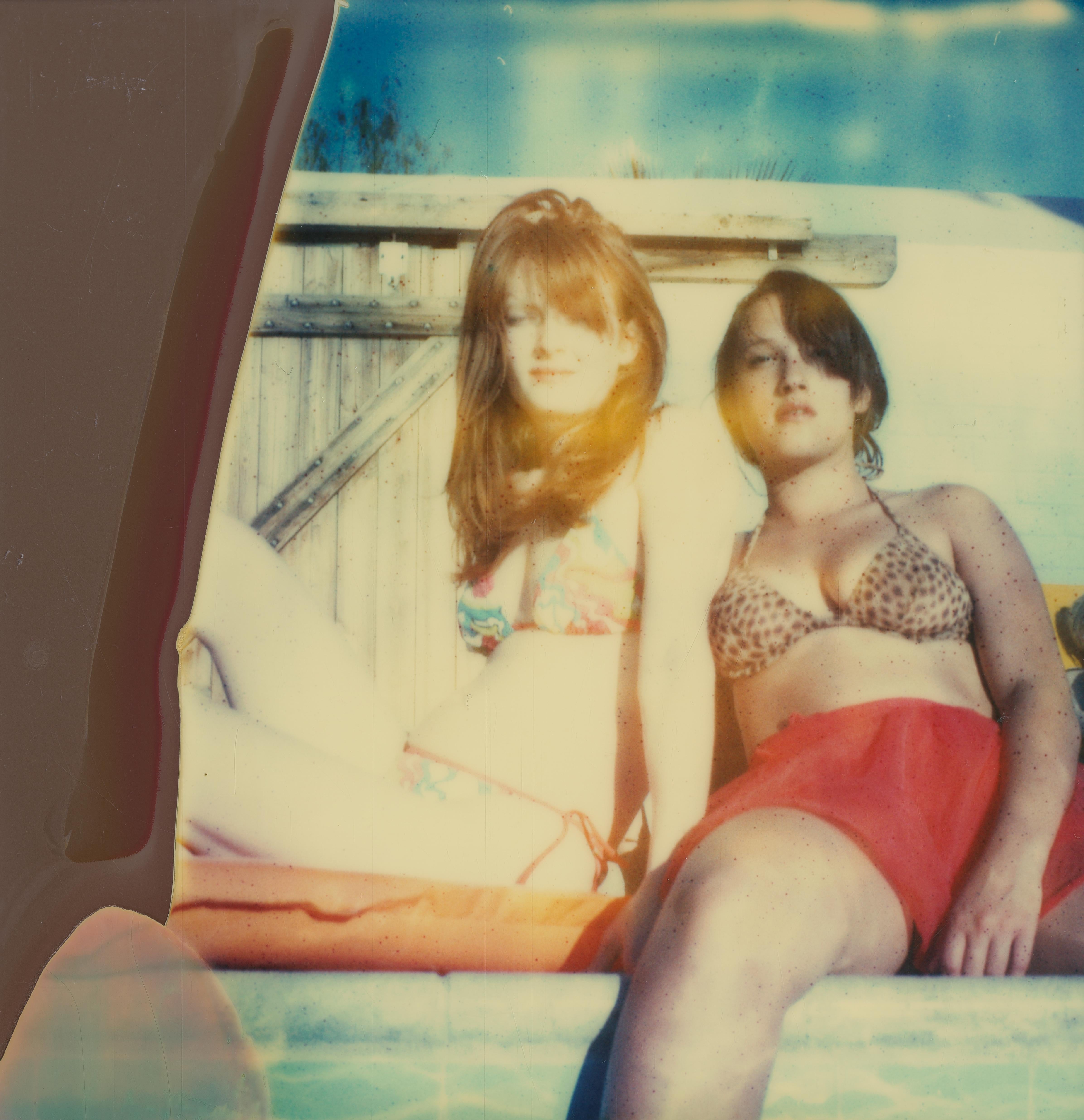 Play among the Stars (Till Death Do Us Part) - Contemporain, Polaroïd, Femmes