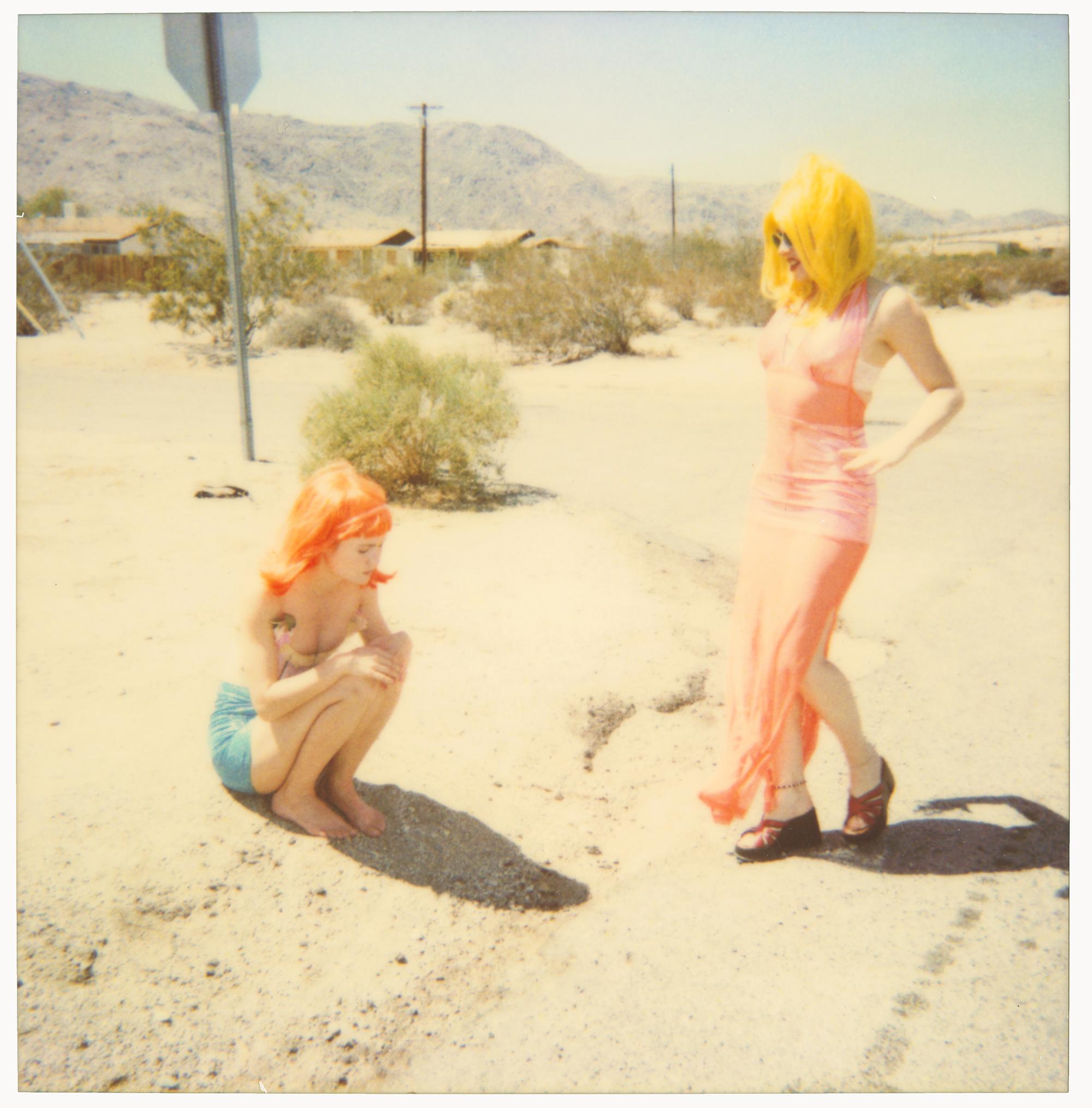 Color Photograph Stefanie Schneider - Radha and Max on Dirt Road (29 Palms, CA) - analogue, Polaroid, contemporain
