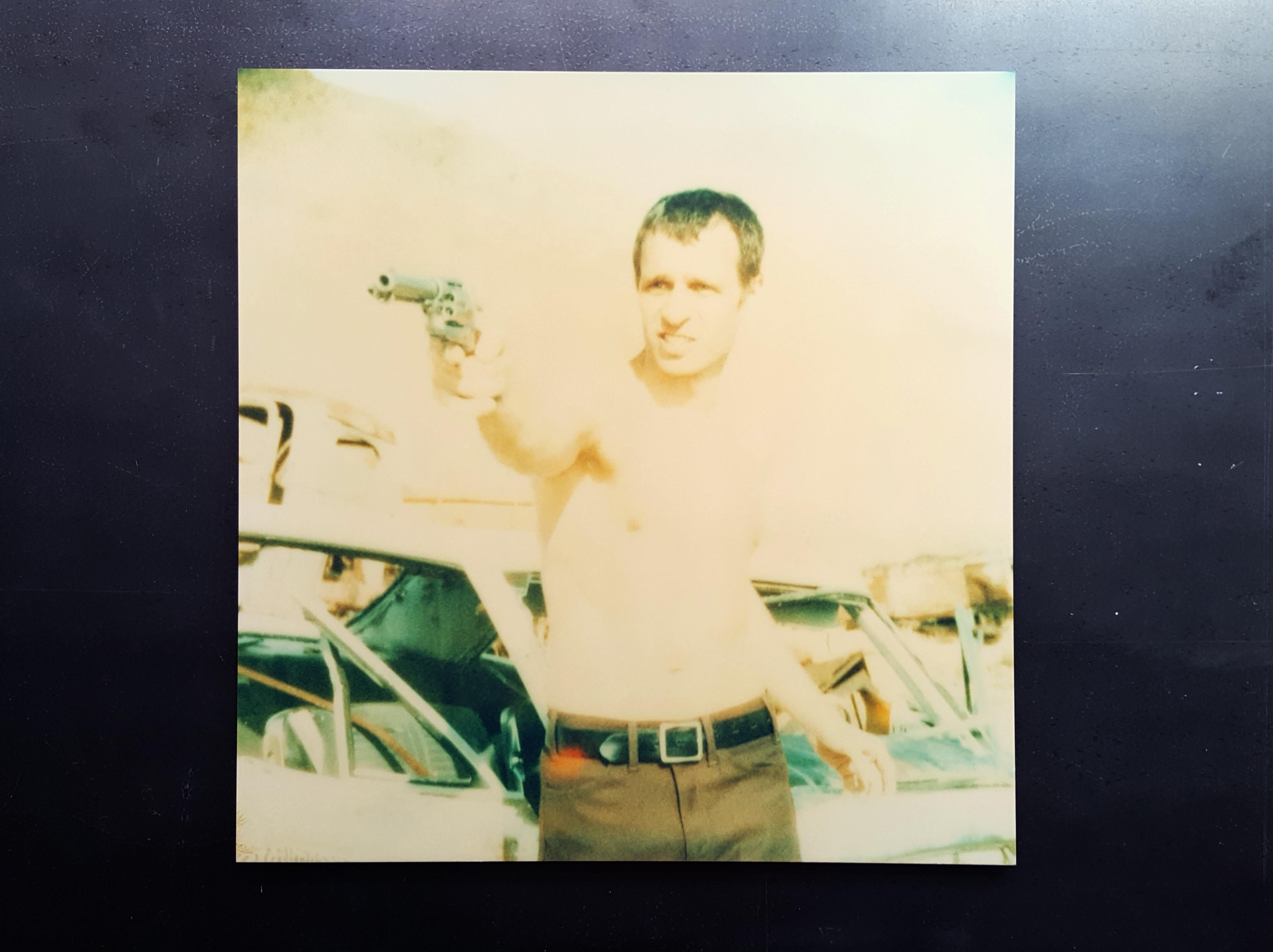 Nachladen! (Wastelands) - montiert - Polaroid, Contemporary, 21. Jahrhundert, Farbe – Photograph von Stefanie Schneider