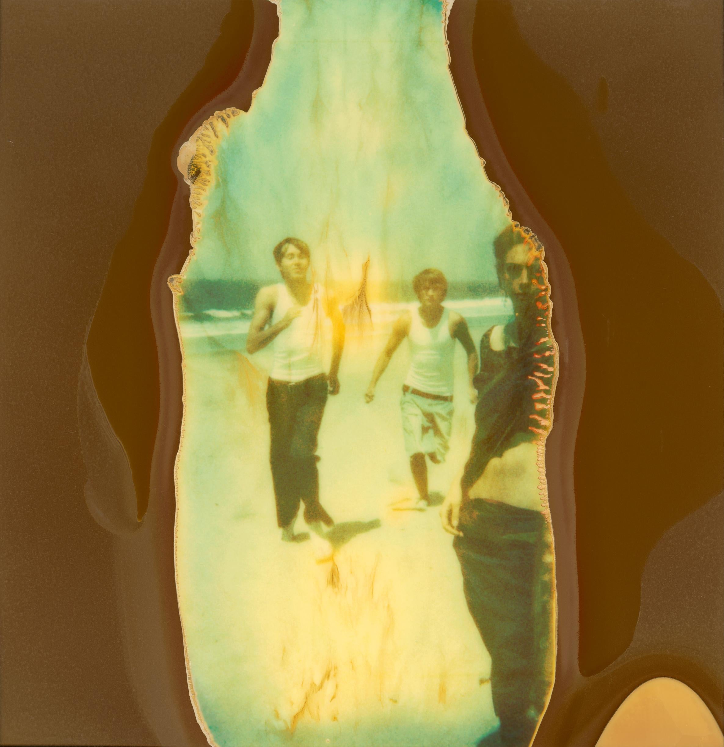 Figurative Photograph de Stefanie Schneider - El sueño de Renée - Jules y Jim X - 29 Palms, CA