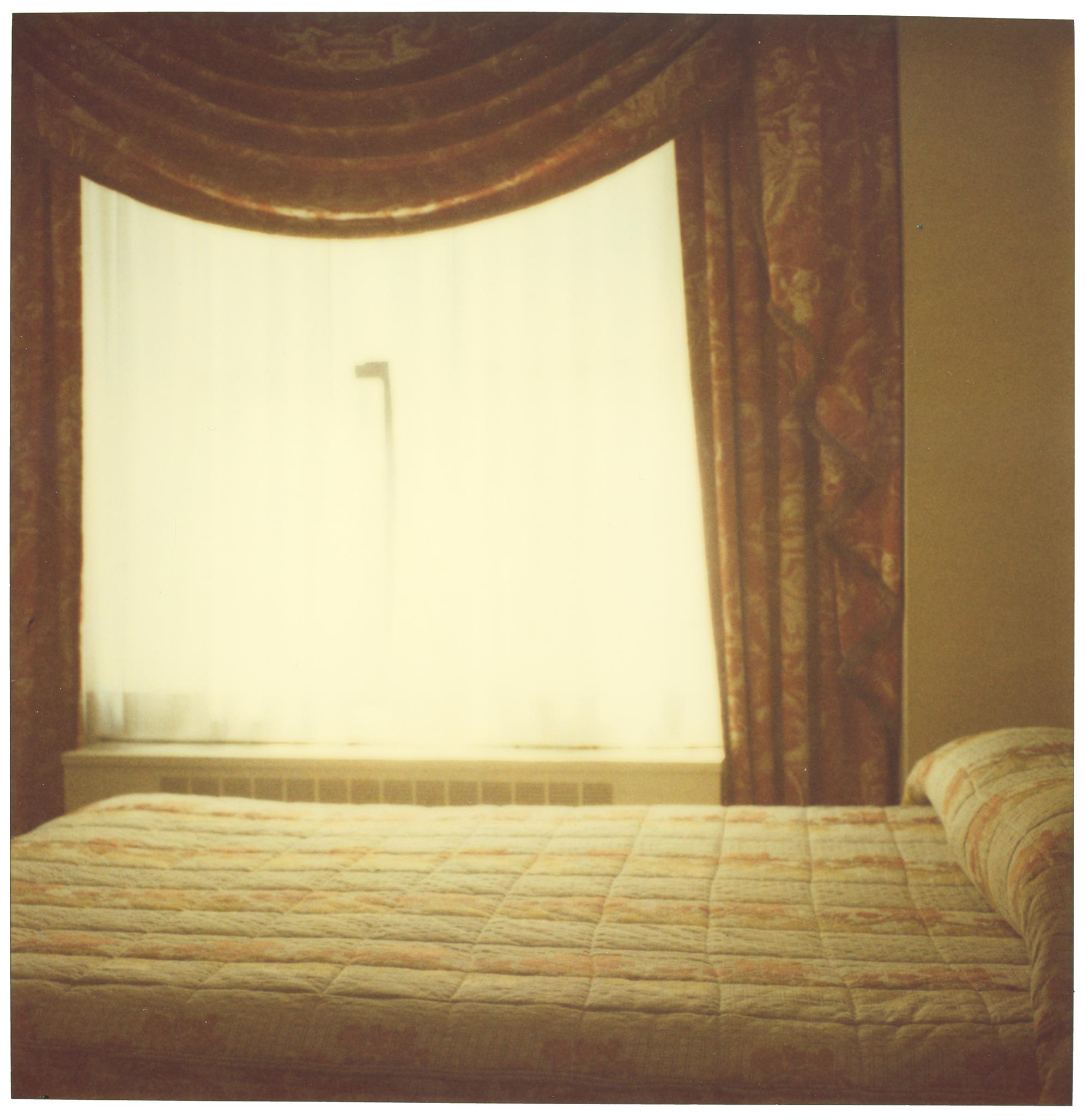 Stefanie Schneider Still-Life Photograph – Raum Nr. 503, II - 21. Jahrhundert, Polaroid, Innenaufnahmen, Contemporary