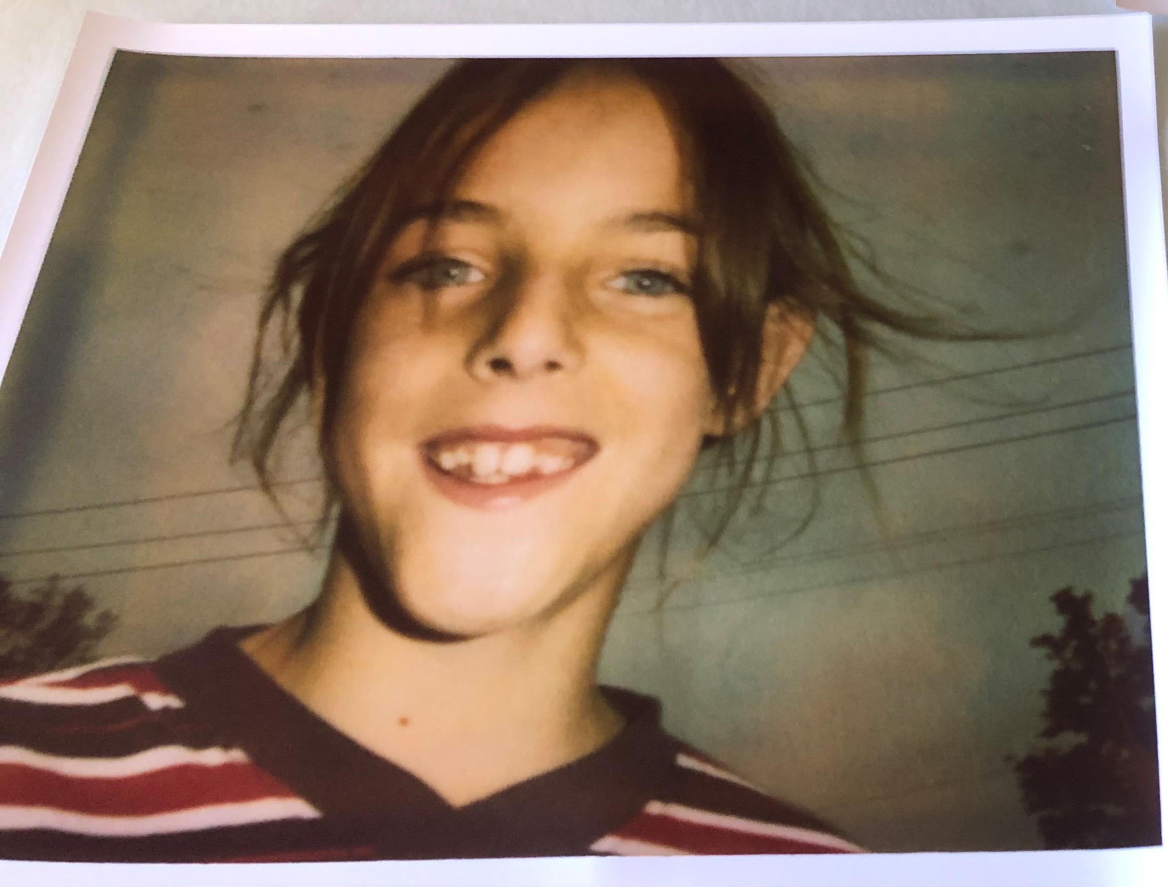 Rubin (Kalifornienblauer Raumteiler) – Photograph von Stefanie Schneider