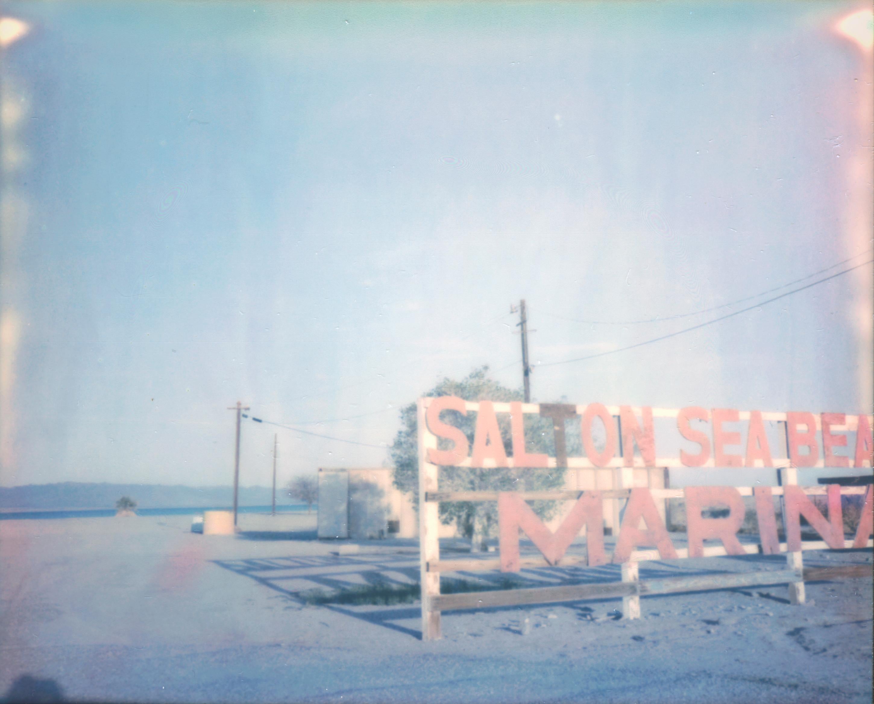 Salton Sea Beach (California Badlands) - Contemporary, Polaroid, 21. Jahrhundert