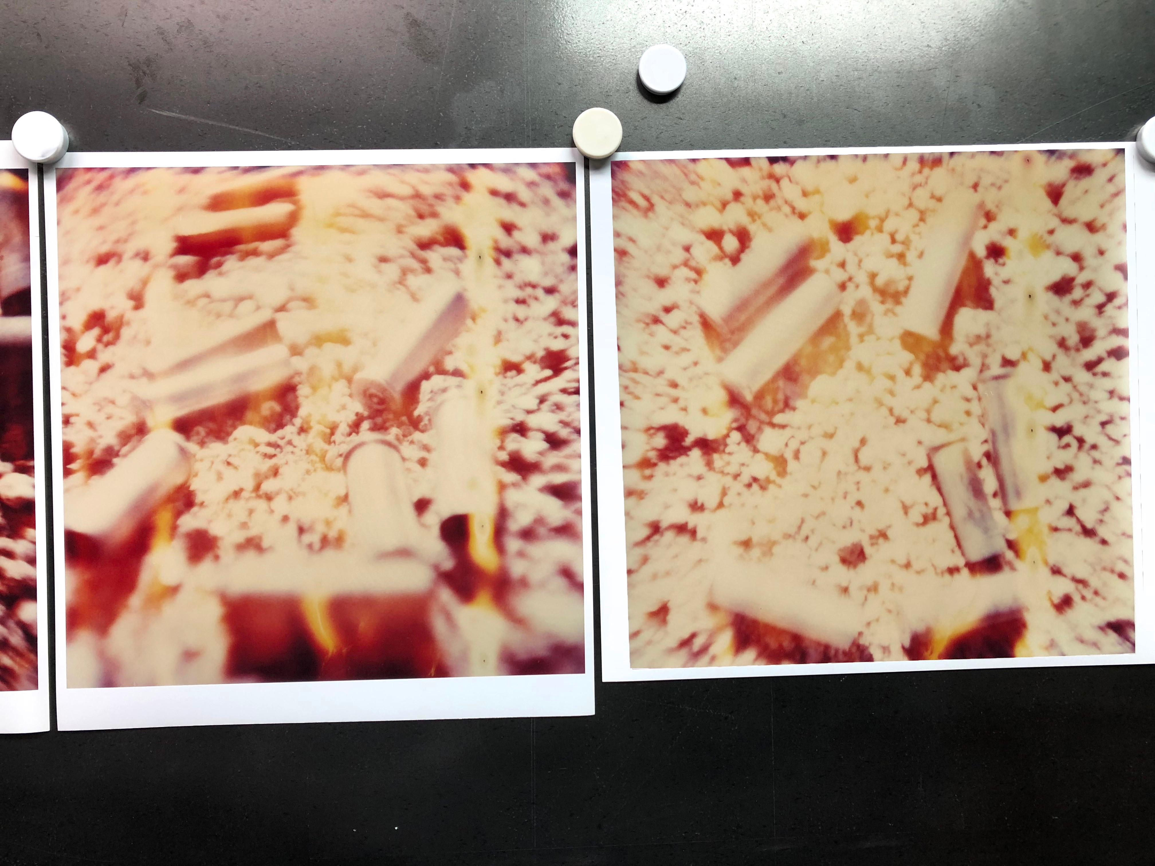 Conchiglie e impatto (Terre desolate) Contemporaneo, Astratto, Polaroid, 21° secolo in vendita 2