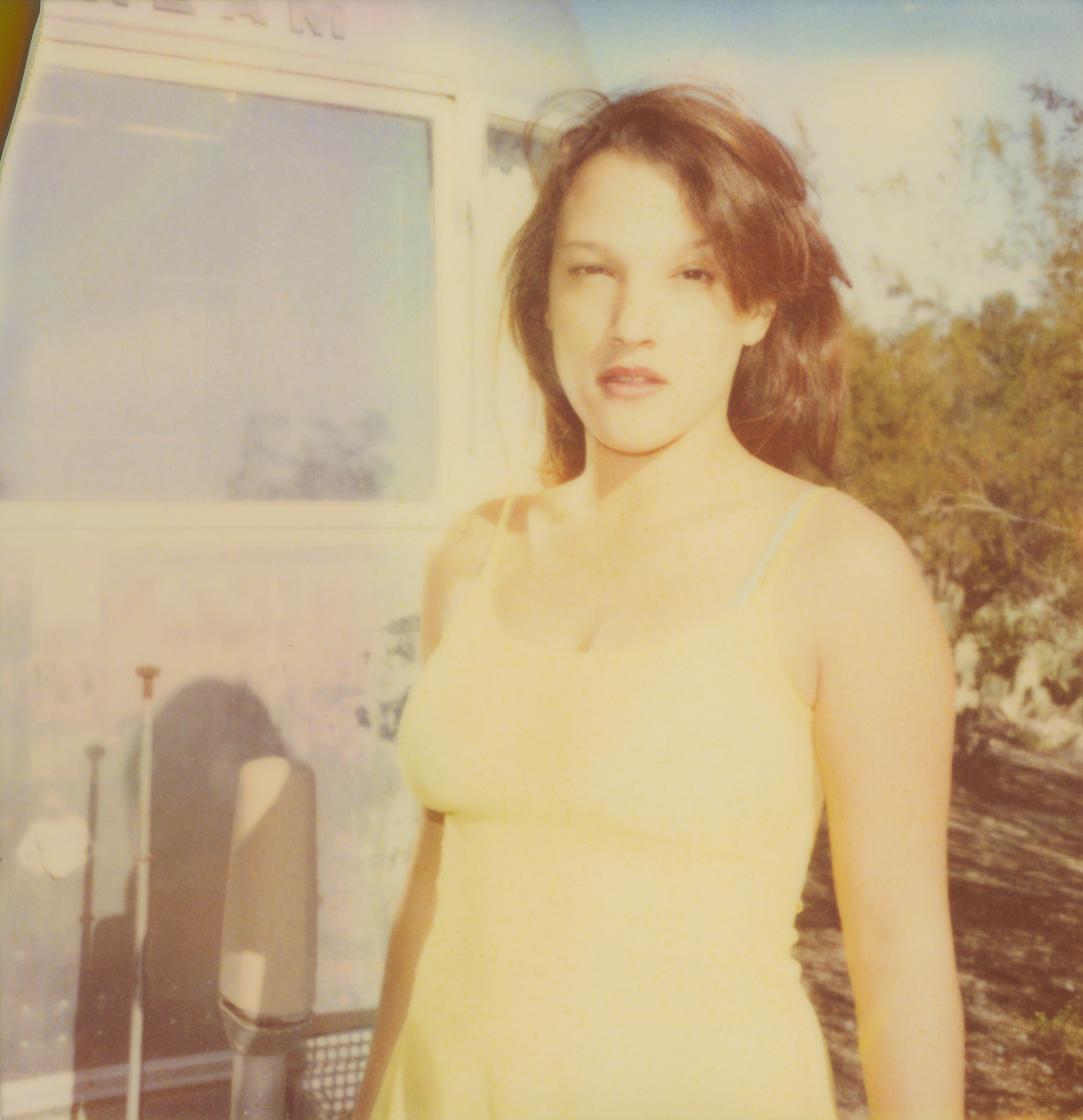 Stefanie Schneider Portrait Photograph – She's gonna run like water through your hands - Contemporary, Polaroid, Frauen