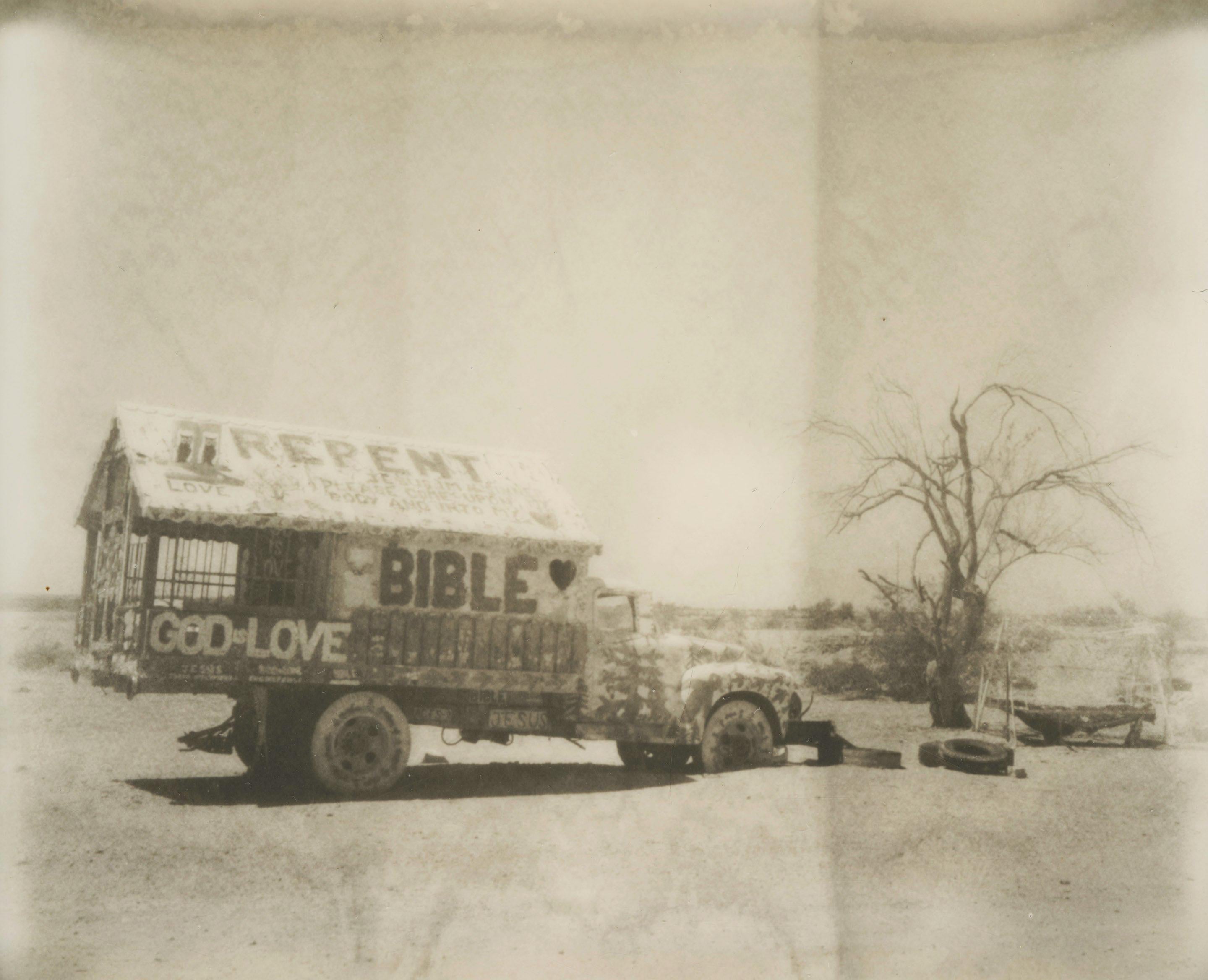 Landscape Photograph Stefanie Schneider - Ceinture de la Bible Slab City - Badlands de Californie
