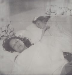 Bellas Durmientes II (Hasta que la muerte nos separe) Contemporáneo, Mujer, Polaroid