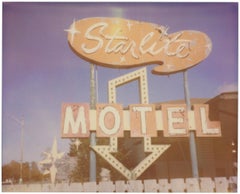 Starlite Motel (California Badlands) - Contemporary, Polaroid, Landschaft