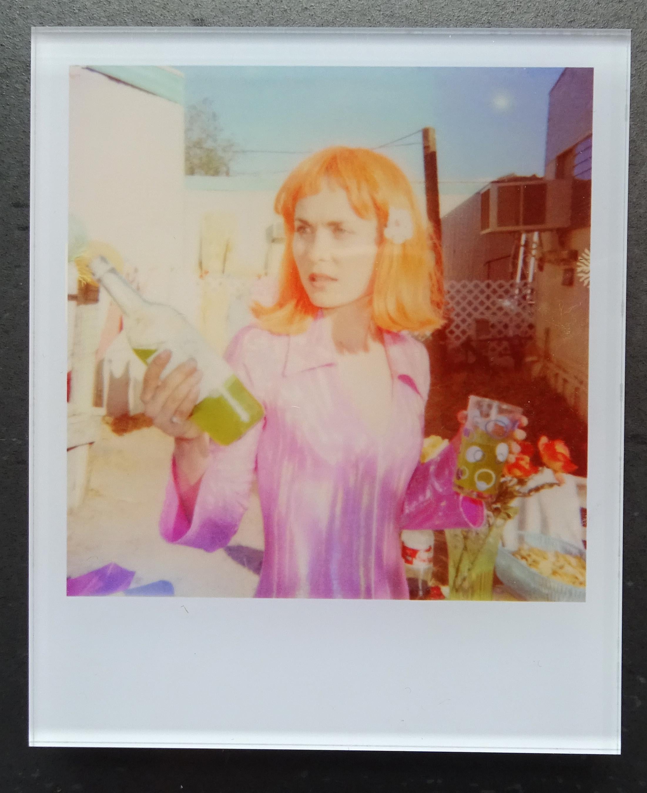 Les minis de Stefanie Schneider
American Pie (30e anniversaire d'Oxana), 2008
avec Radha Mitchell

Signé et marque de signature au verso.
Photographies numériques couleur Lambda basées sur un Polaroïd.
Pris en sandwich entre du plexiglas (épaisseur