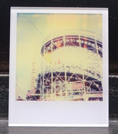 Stefanie Schneider Minis - Cyclone (Stay) - basierend auf dem Polaroid, Contemporary