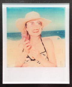 Stefanie Schneider Minis - Sans titre n° 11 - Photo de plage avec Radha Mitchel
