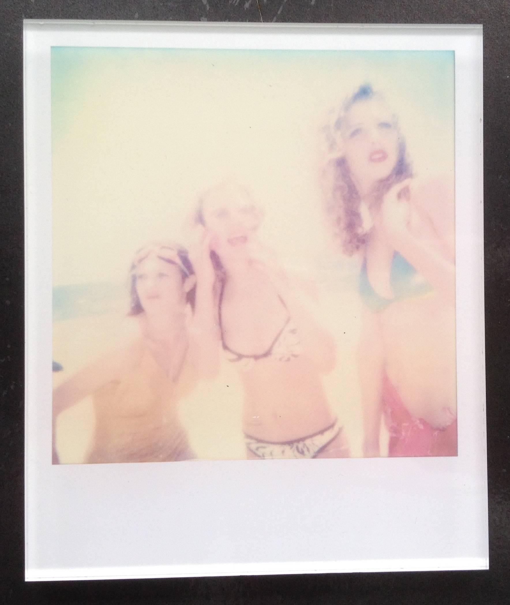 Stefanie Schneider Minis - Sin título nº 2 - Sesión en la playa - con Radha Mitchel
