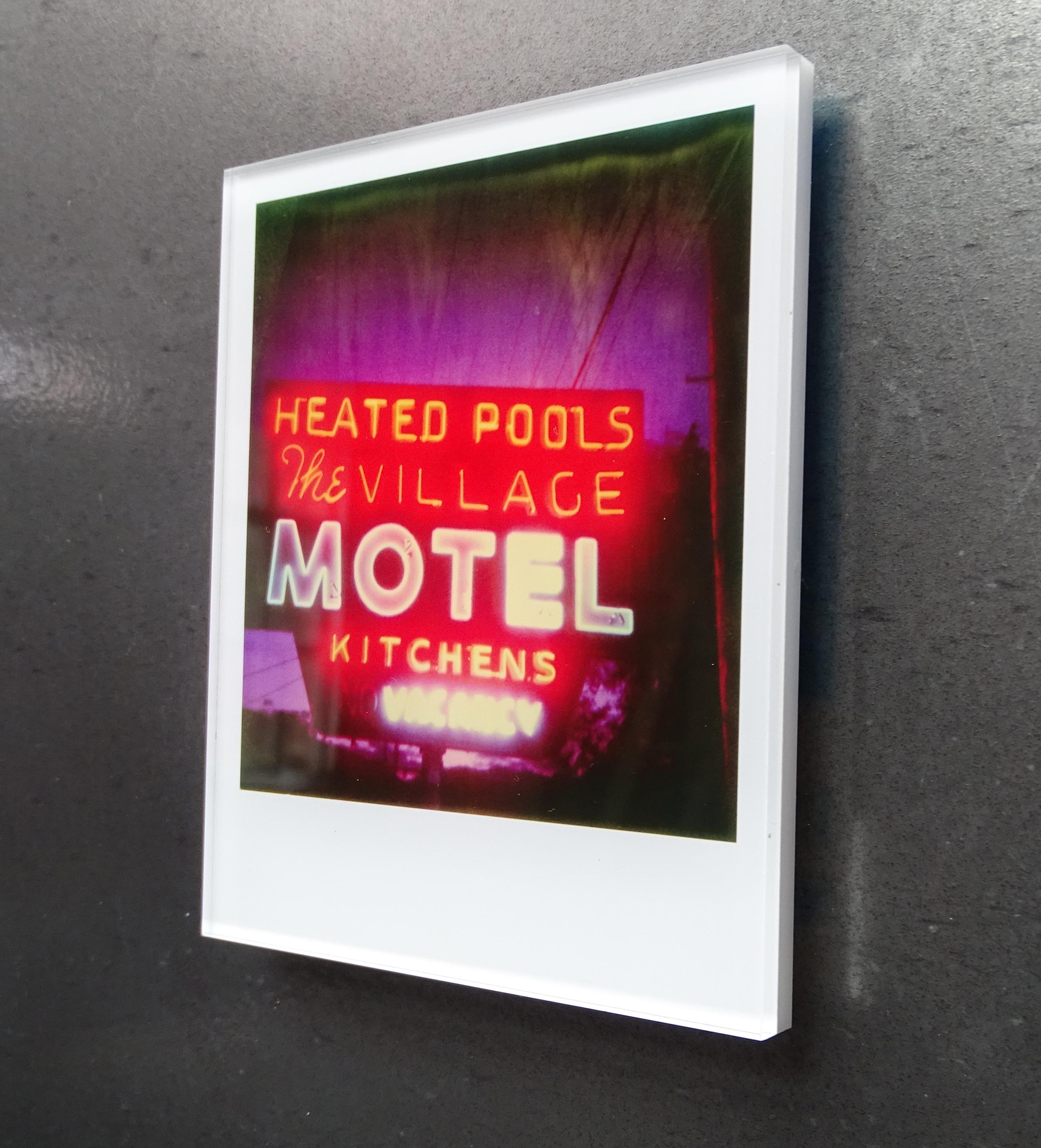 Stefanie Schneider Minis - Village Motel Heated Pool - basée sur le Polaroid en vente 2