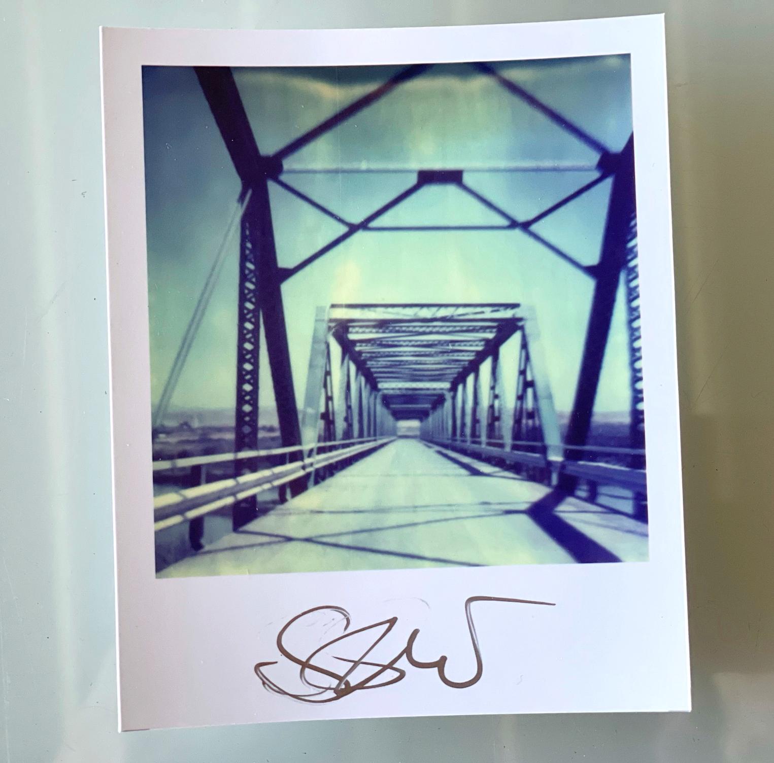 Mini polaroid di Stefanie Schneider - 'Blue Bridge' - firmate, sciolte in vendita 1
