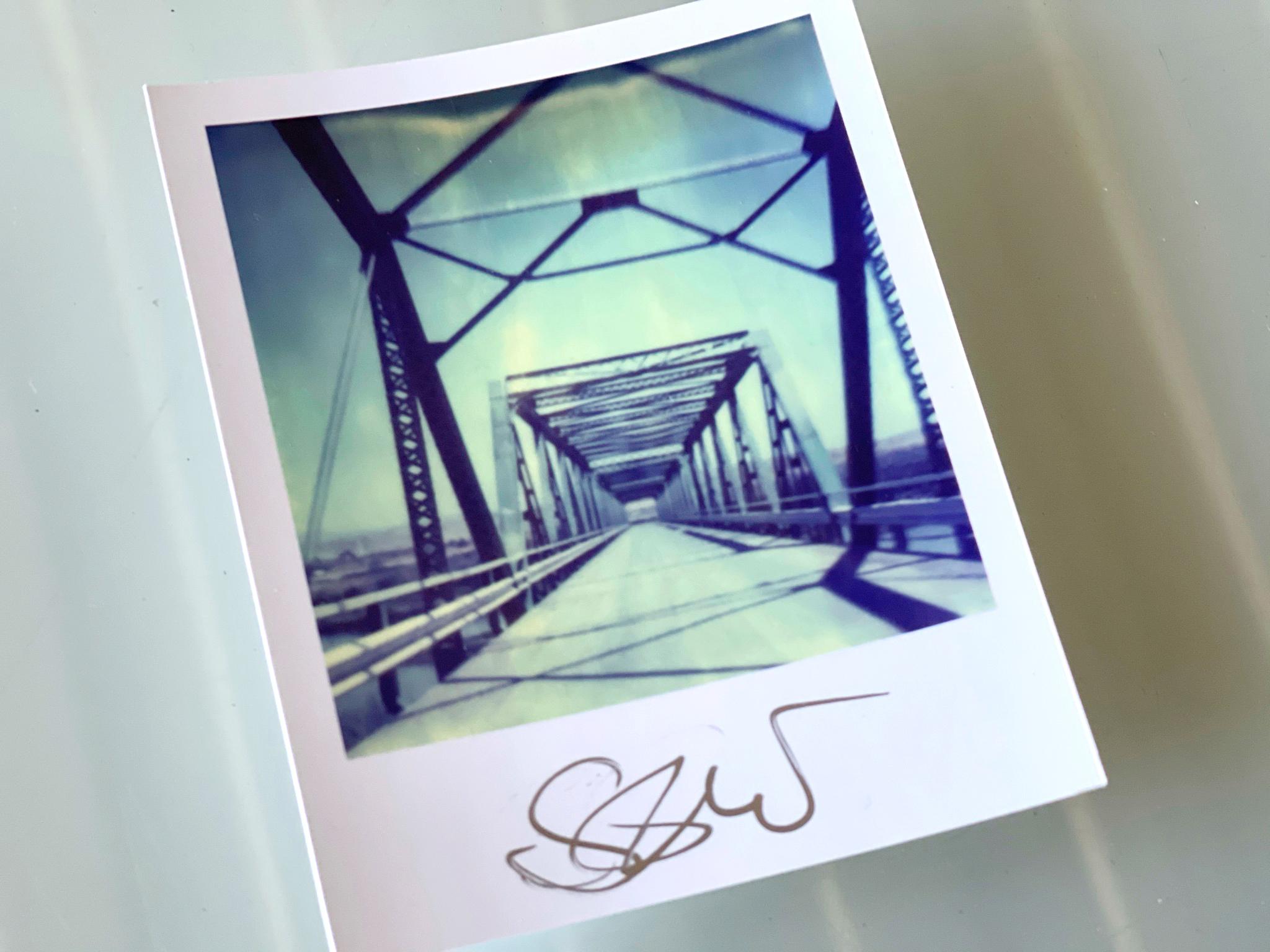 Mini polaroid di Stefanie Schneider - 'Blue Bridge' - firmate, sciolte in vendita 2