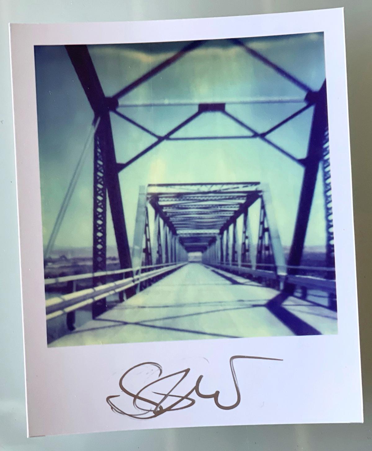 Mini polaroid di Stefanie Schneider - 'Blue Bridge' - firmate, sciolte in vendita 3