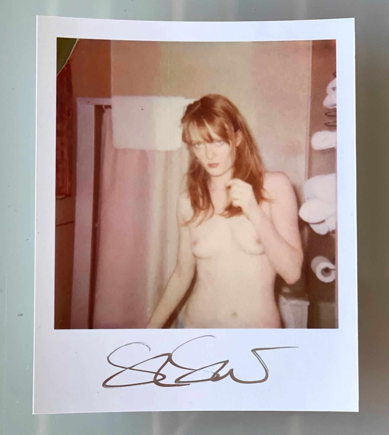 Stefanie Schneiders Mini
Hard Luck Princess (Bis dass der Tod uns scheidet) - 2005

vorne signiert, nicht montiert. 
Digitale Farbfotografien auf der Grundlage eines Polaroids. 

Offene Editionen in Polaroidgröße 1999-2013
10.7 x 8,8cm (Bild