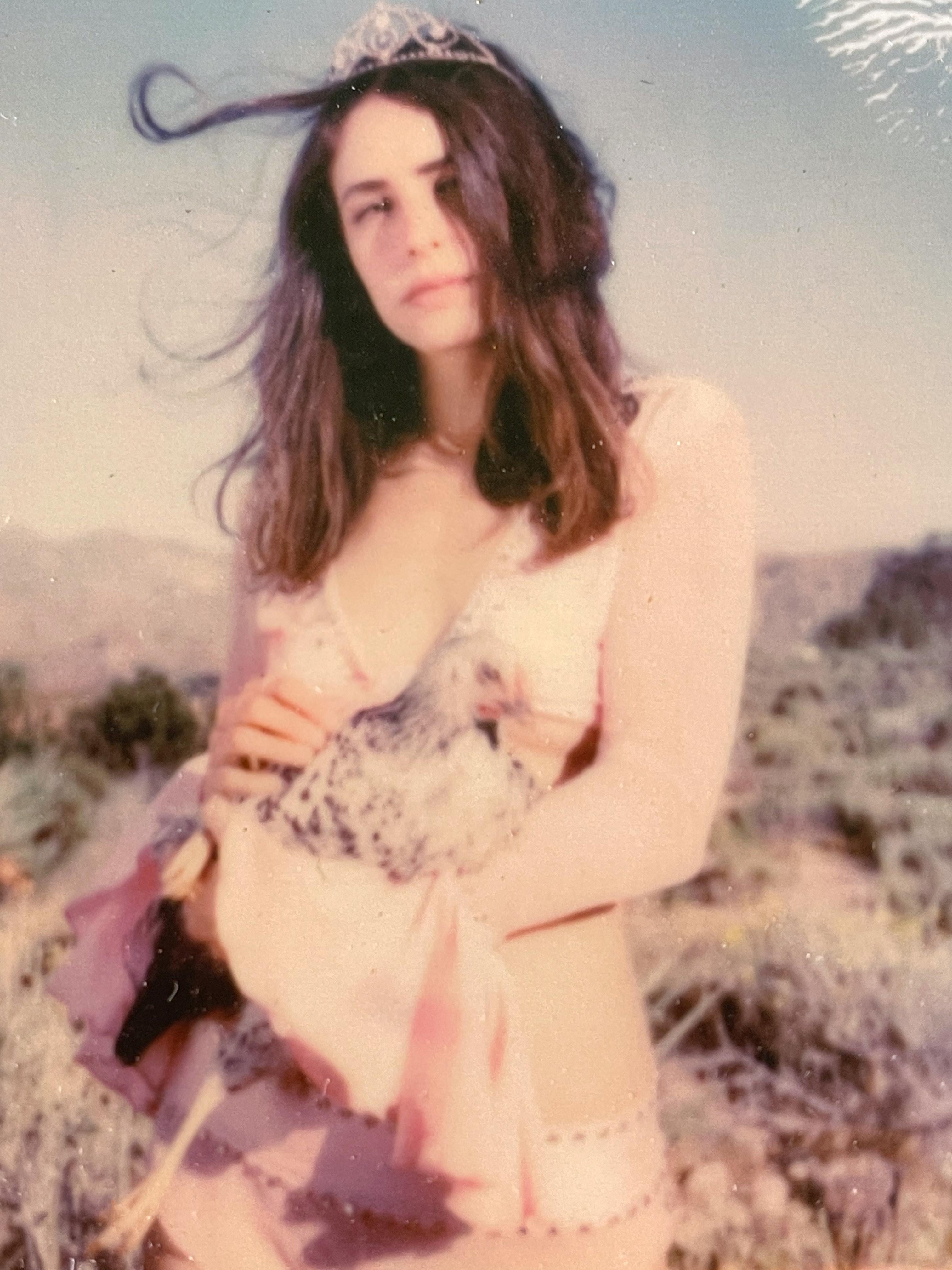 Stefanie Schneider Minis tamaño Polaroid - 'Lady Bird' - firmado, suelto en venta 3