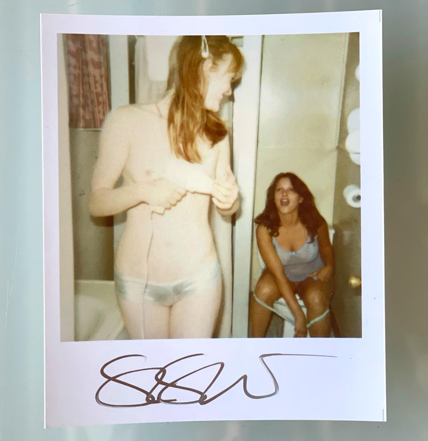 Stefanie Schneiders Mini
Prom Night (Bis dass der Tod uns scheidet) - 2005

vorne signiert, nicht montiert. 
Digitale Farbfotografien auf der Grundlage eines Polaroids. 

Offene Editionen in Polaroidgröße 1999-2013
10.7 x 8,8cm (Bild
