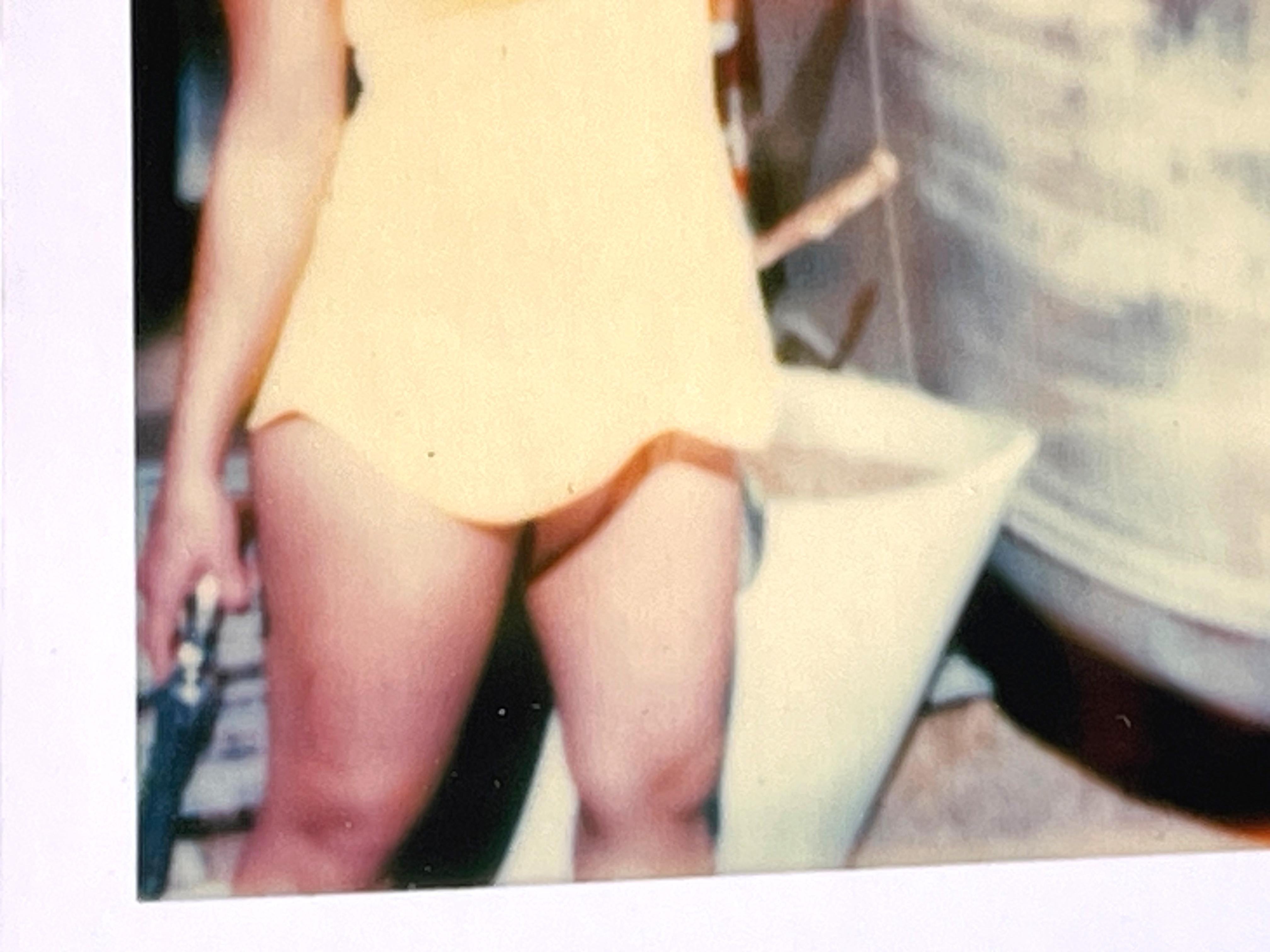Stefanie Schneider Mini ilimitada tamaño Polaroid 'Austen delante de..' - firmada en venta 1