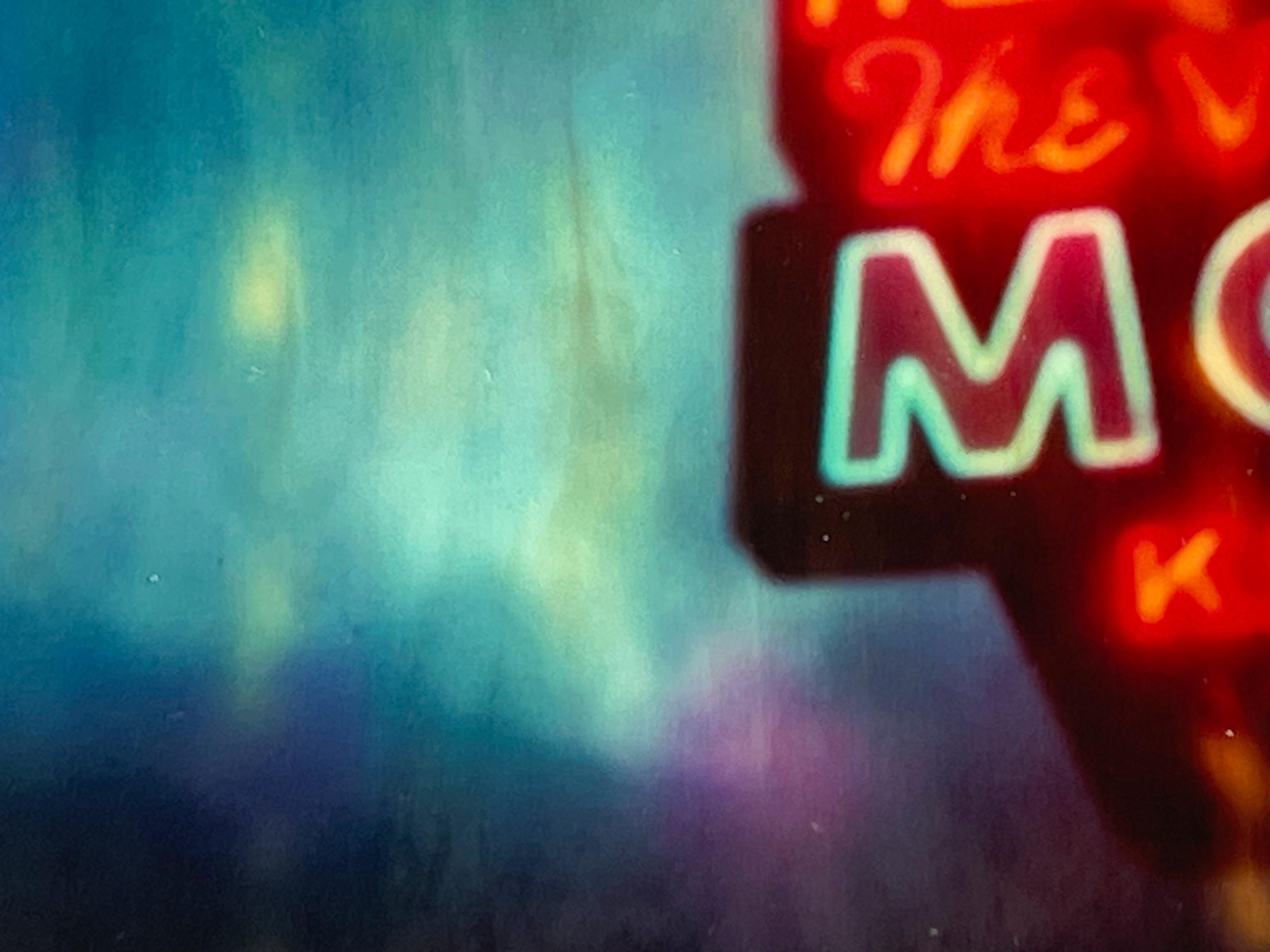 Stefanie Schneider: Unbegrenztes Polaroid-Mini „Village Motel Blue“, signiert im Angebot 2