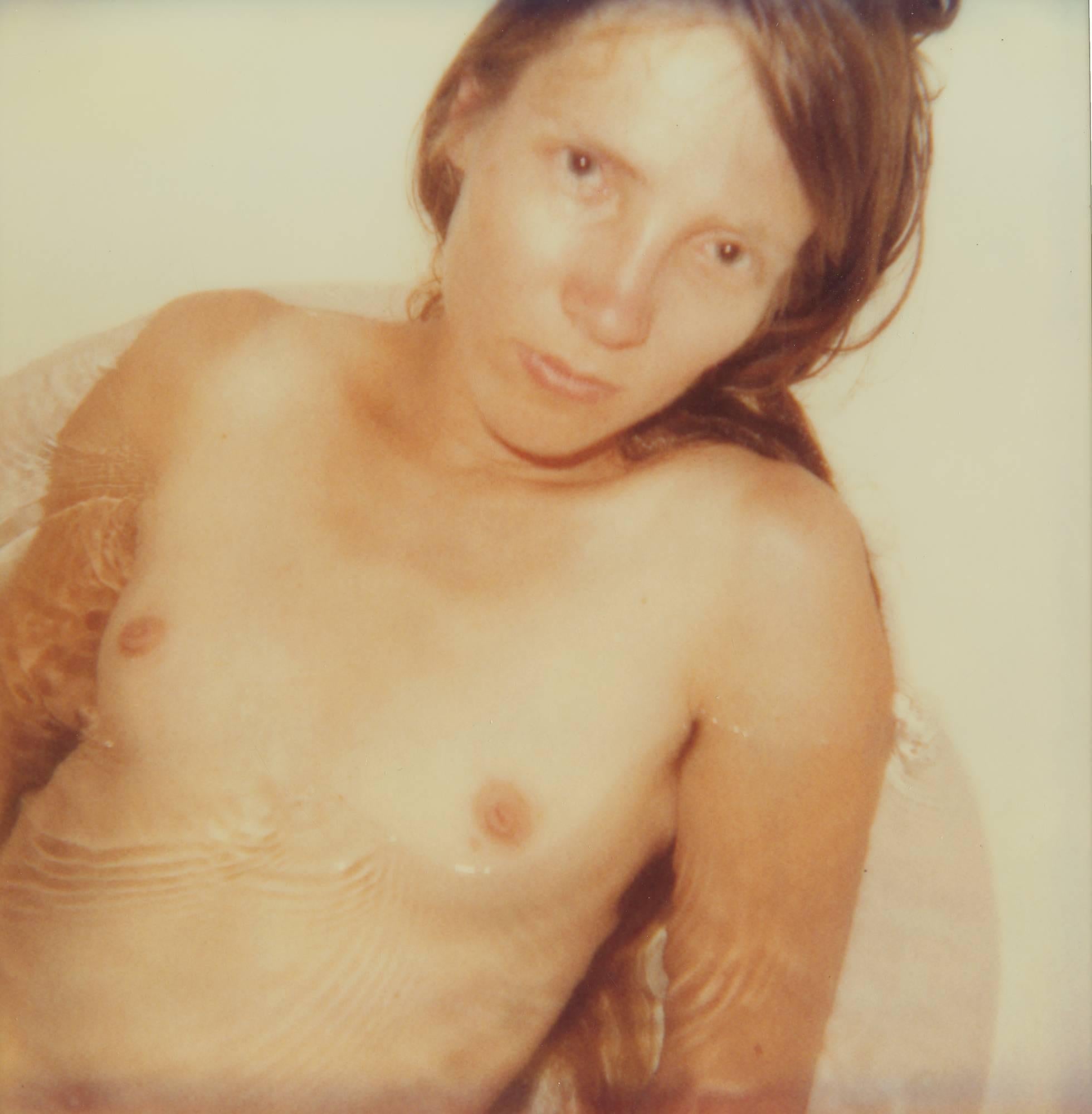 Stefanie Schneider Nude Photograph - Stevie in Bathtub (29 Palms, CA) - Polaroid, Analog, Nude, Contemporary, Color
