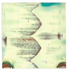 Strangers (Dekonstruivismus) - 21. Jahrhundert, Polaroid, Farbe