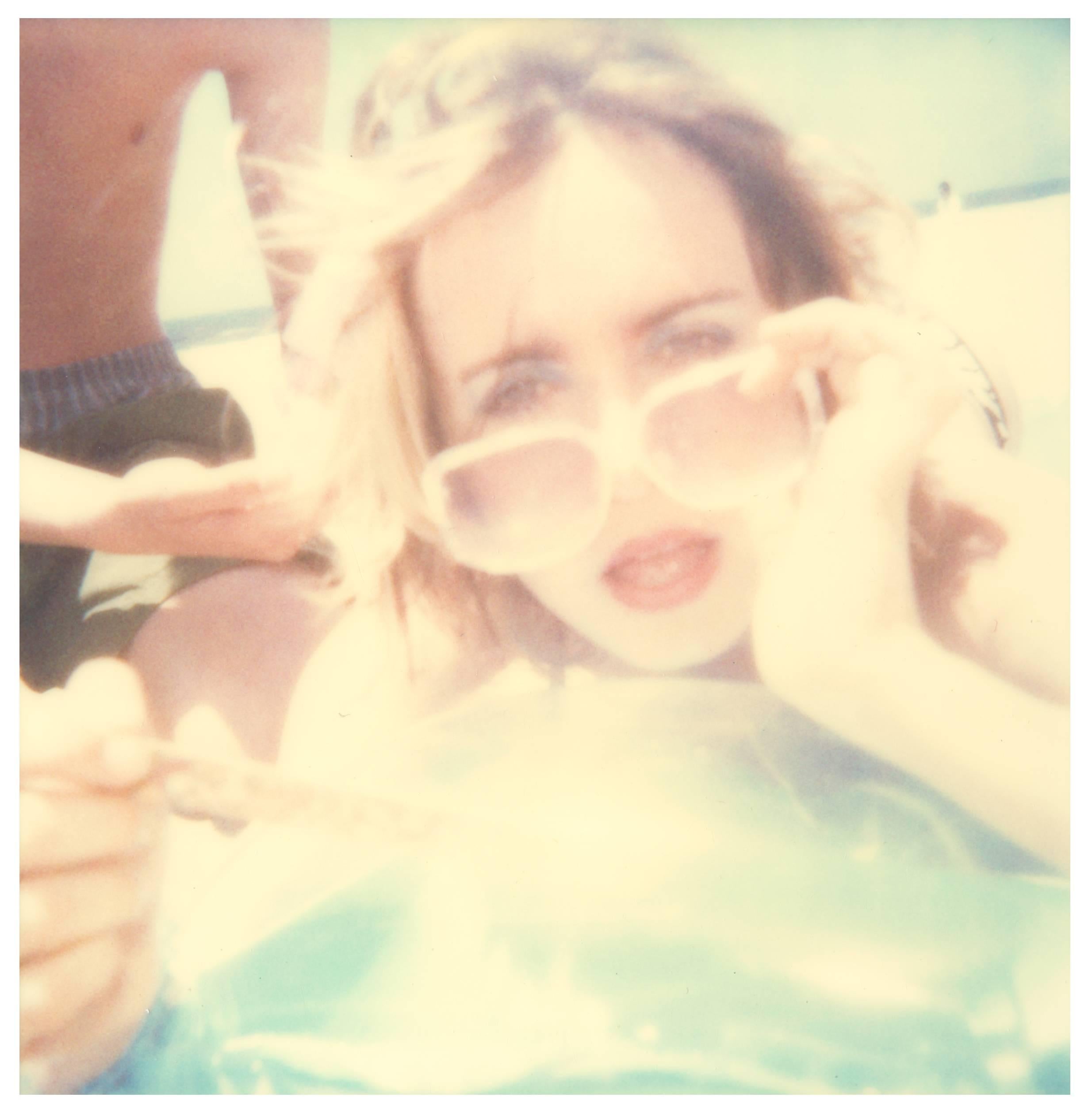 Color Photograph Stefanie Schneider - Sunscreen II (Beachshoot) avec Radha Mitchell - Polaroid, Contemporary