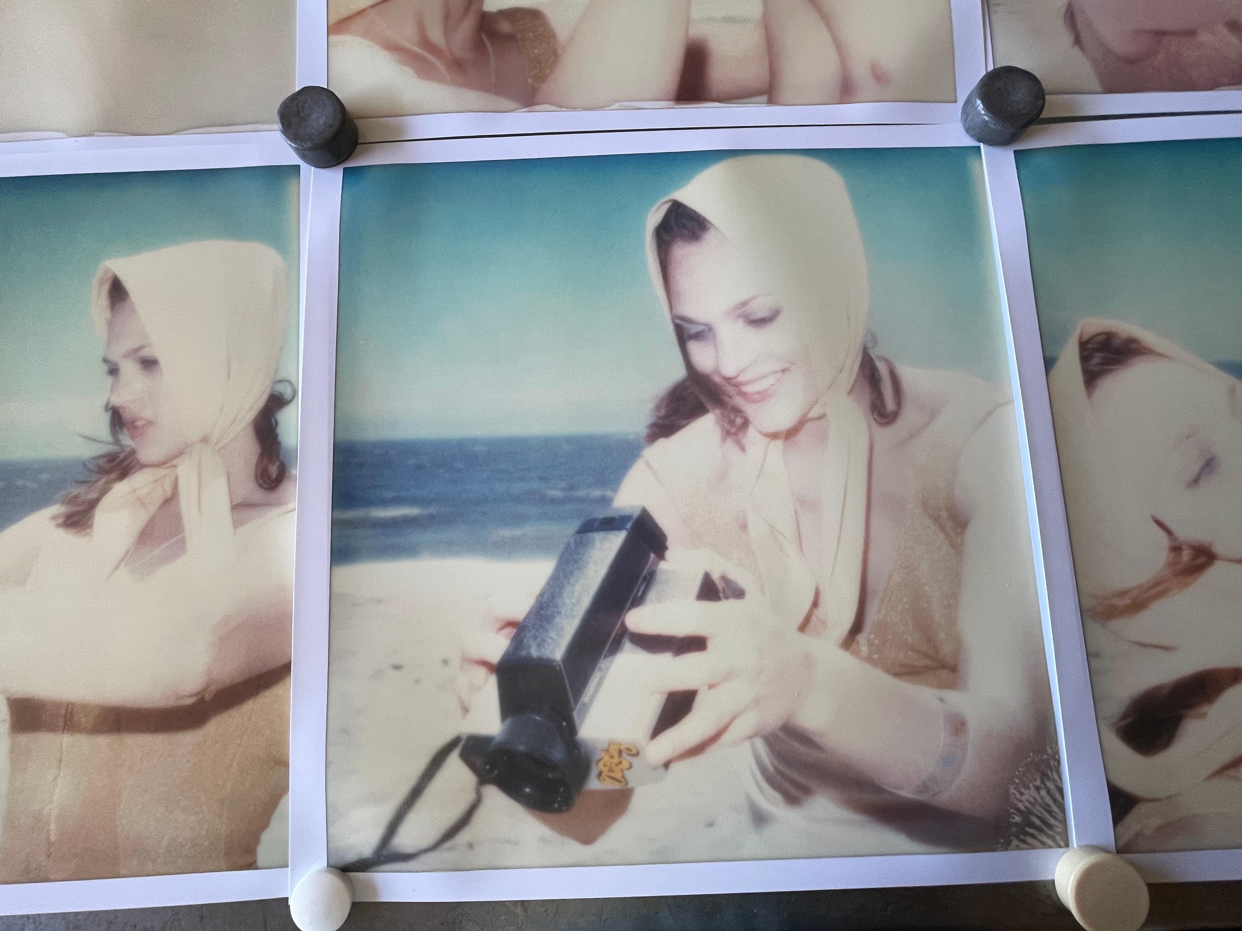 Die Diva und der Junge (Beachshoot) – 9 Stücke – Polaroid, Vintage, Zeitgenössisch im Angebot 8