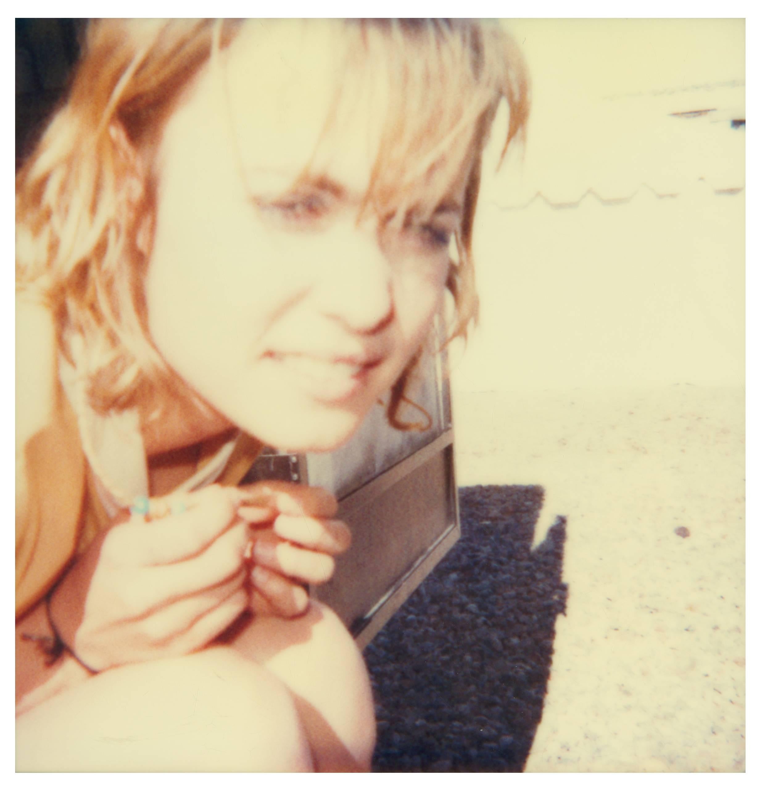 Color Photograph di Stefanie Schneider - Il ritratto della moglie del contadino (American Depression)