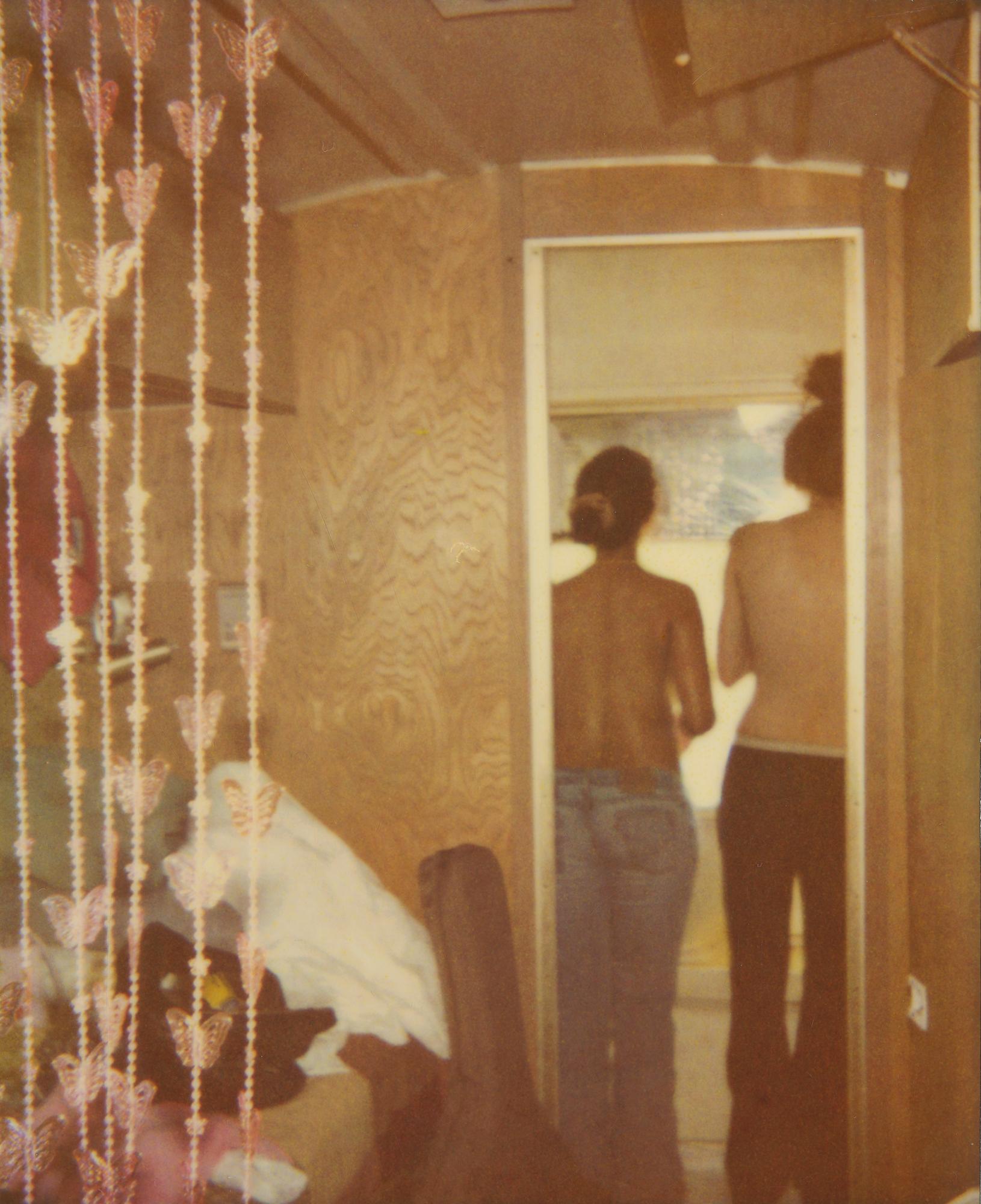 Stefanie Schneider Color Photograph – Die Spiele, die wir gespielt haben (Till Death do us Part) – Zeitgenössisch, Polaroid, Frauen