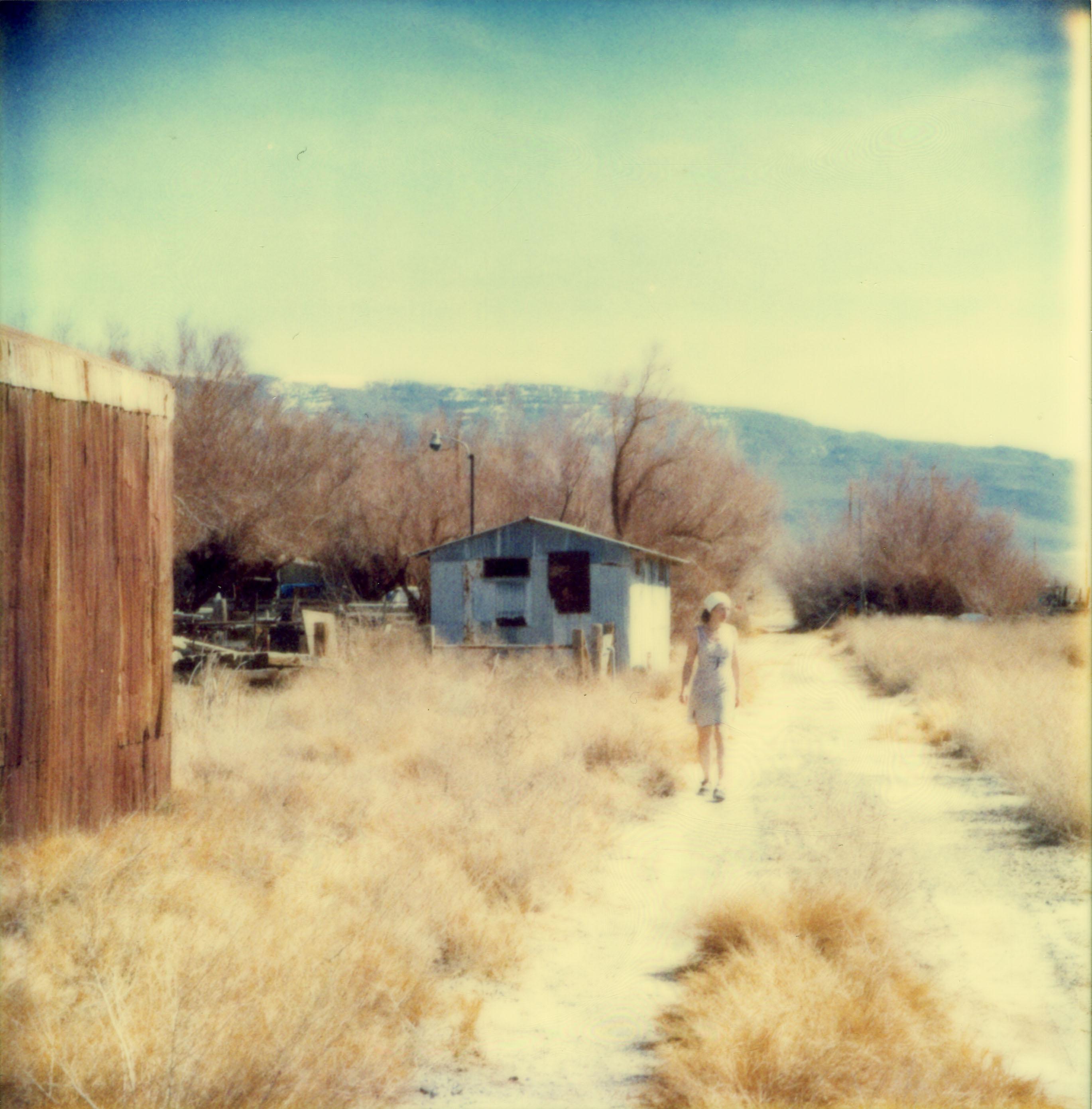 Portrait Photograph di Stefanie Schneider - Il nascondiglio (The Getaway) - The Last Picture Show - Polaroid, Contemporary