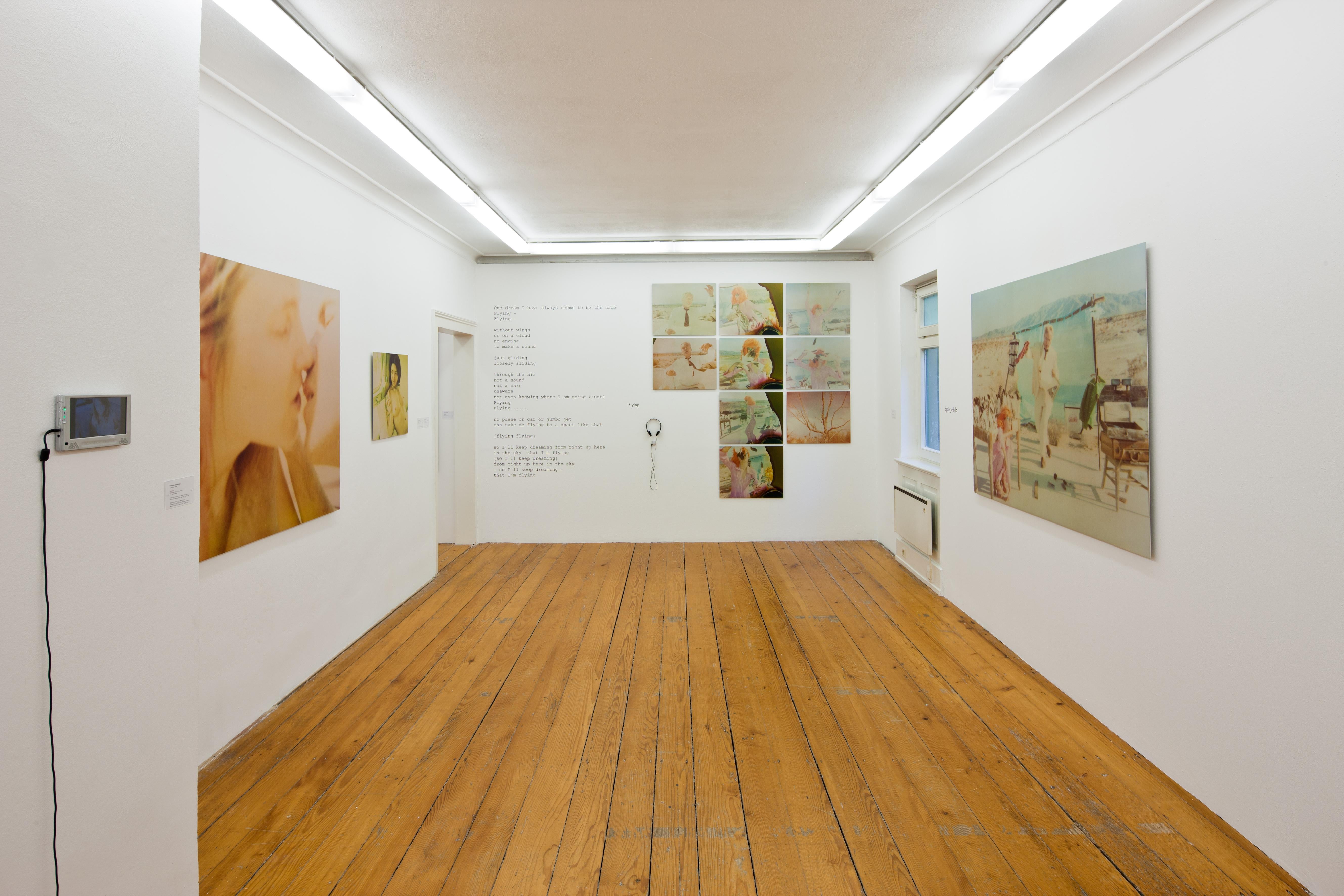The Kiss (Sidewinder) - montiert, analog - Polaroid, Contemporary, Farbe, Foto (Art brut), Photograph, von Stefanie Schneider