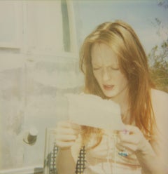 The Letter (Till Death do us Part) - Contemporary, Polaroid, Frauen