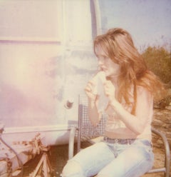 The Letter (Till Death do us Part) - Contemporain, Polaroïd, Femmes
