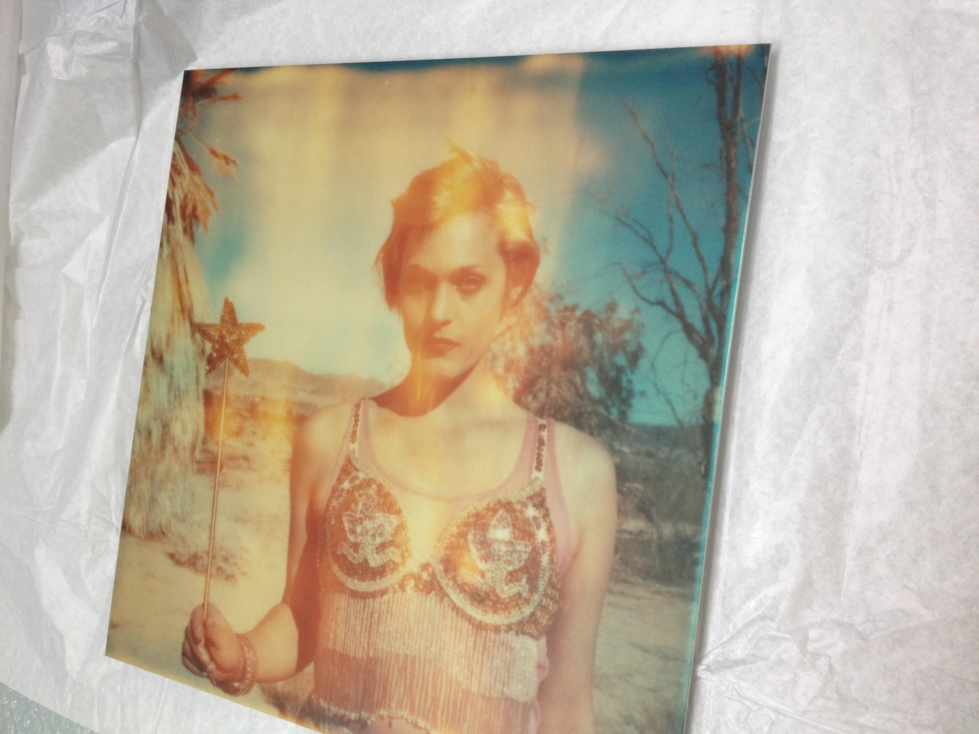 The Muse (29 Palms, CA) - analog, montiert - Polaroid, 21. Jahrhundert, Contemporary (Beige), Portrait Photograph, von Stefanie Schneider
