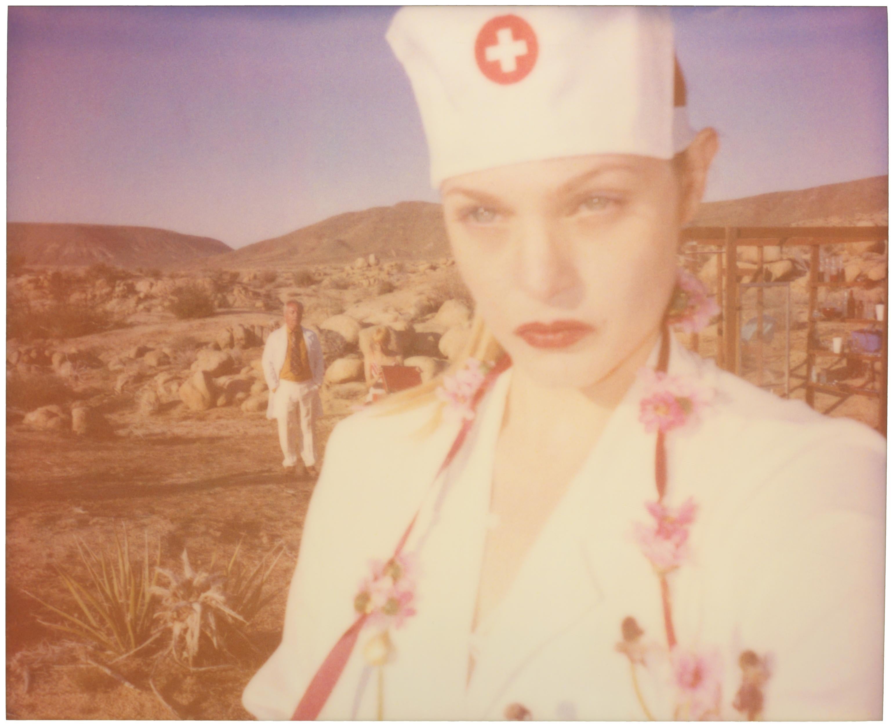 Color Photograph Stefanie Schneider - The Nurse - Contemporain, 21e siècle, Polaroid, Figuratif, Femme