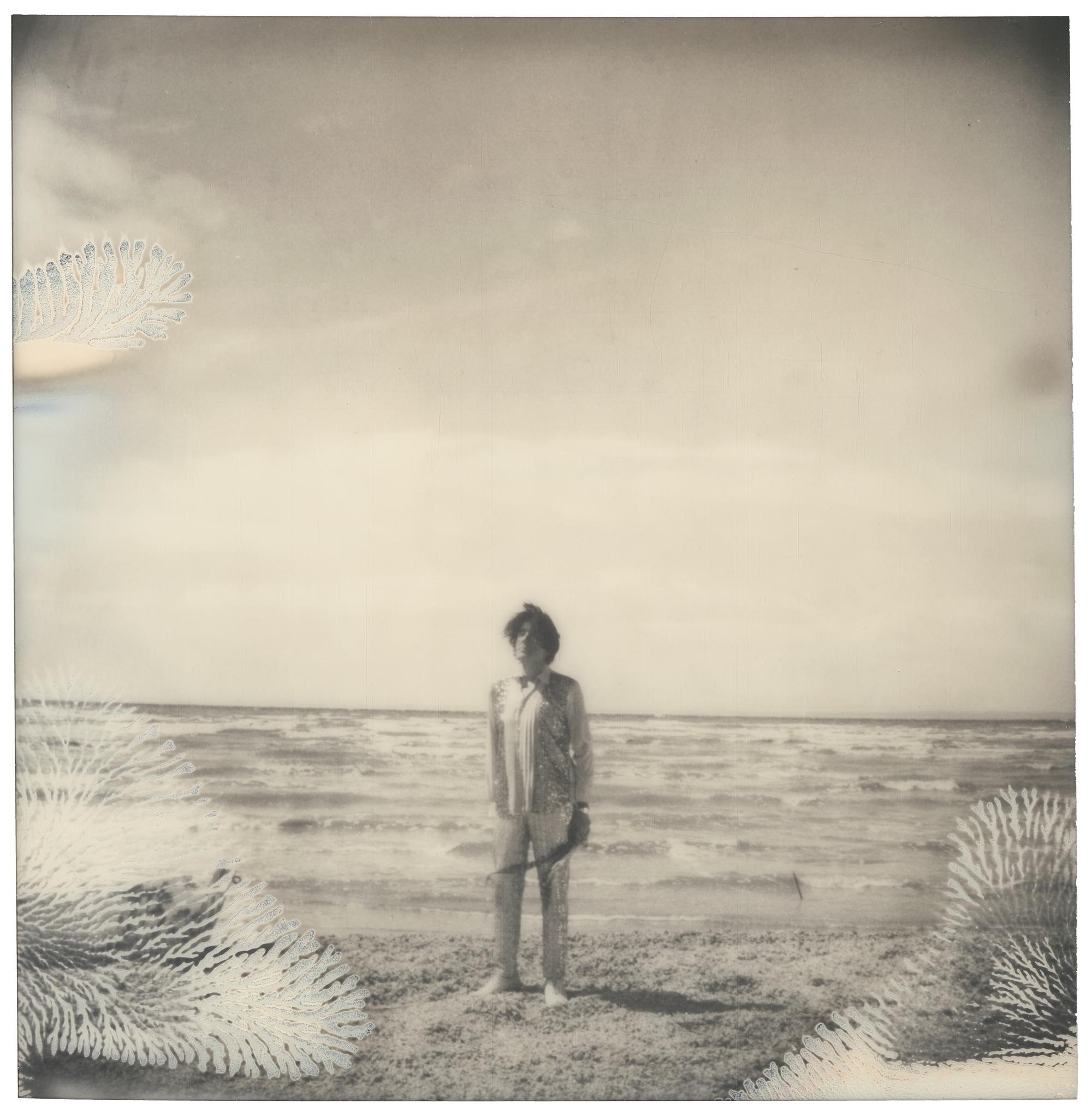 Black and White Photograph di Stefanie Schneider - Non ci sono telegrafi (record del guardiamarina Broderick che spara a 'Blood Crush')