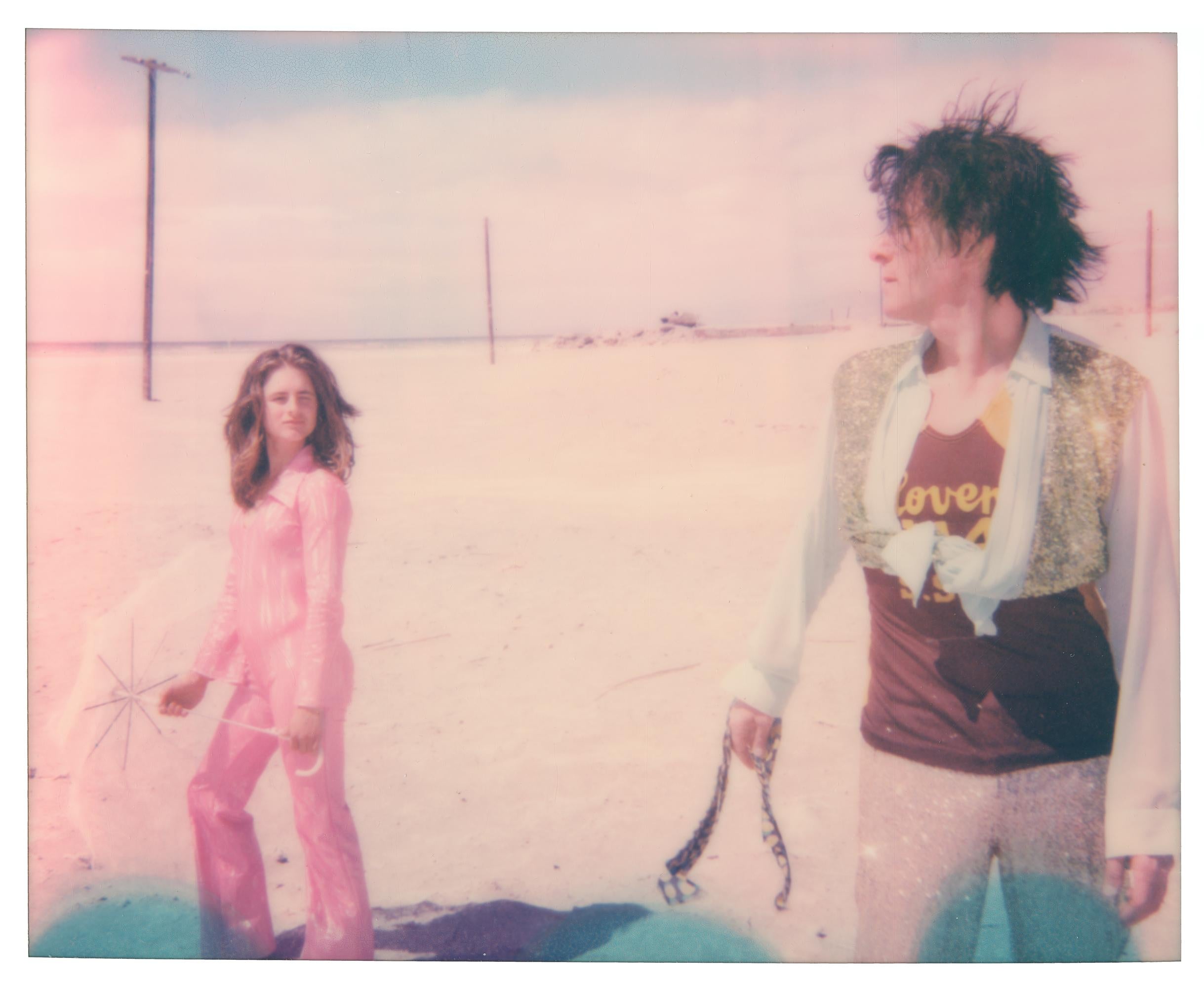 Stefanie Schneider Color Photograph – Es gibt kein Beginning (Ensign Broderick Aufnahme Shoot „Blood Crush“)